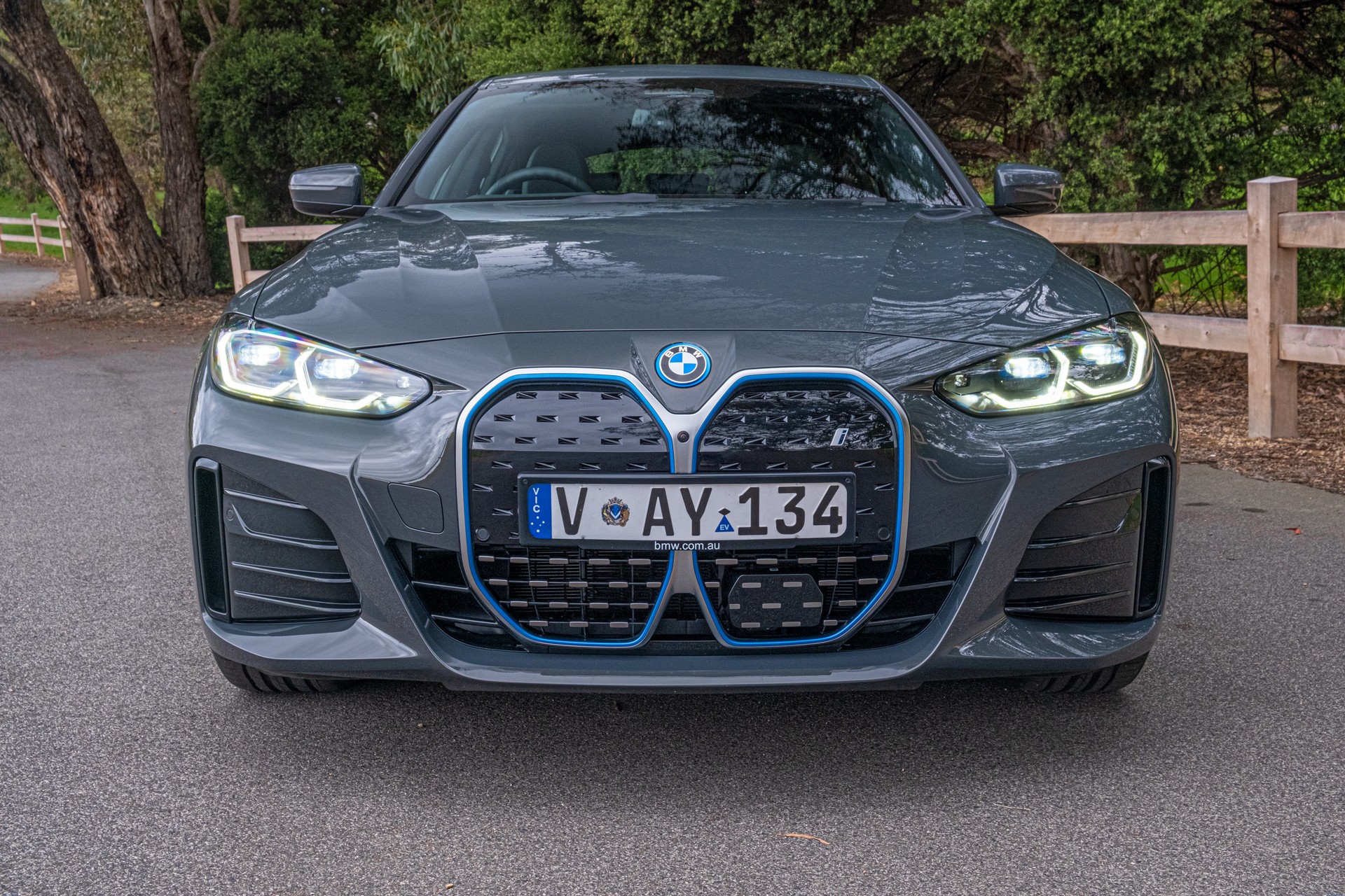 We Test The 2022 BMW i4 eDrive40 And Kia EV6 GT-Line AWD, Which Is Better?