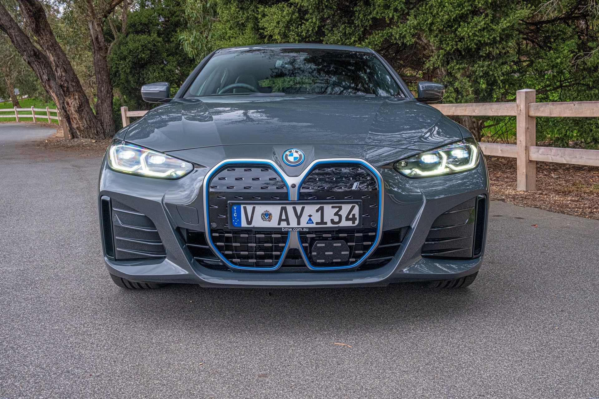 We Test The 2022 BMW i4 eDrive40 And Kia EV6 GT-Line AWD, Which Is Better?