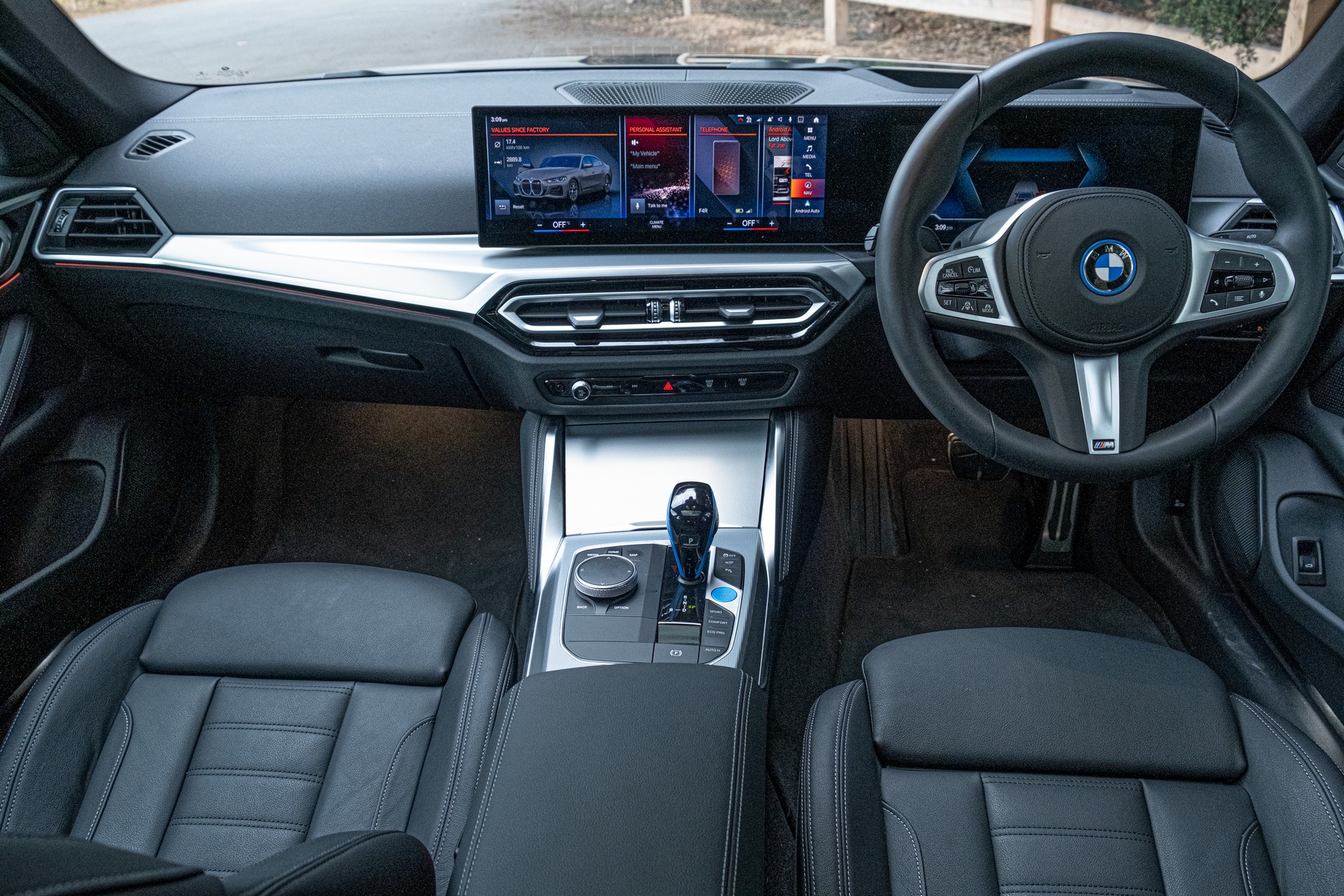 We Test The 2022 BMW i4 eDrive40 And Kia EV6 GT-Line AWD, Which Is Better?