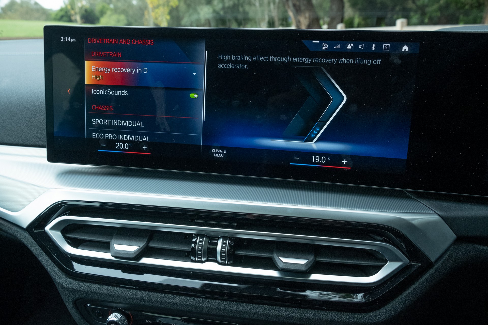 We Test The 2022 BMW i4 eDrive40 And Kia EV6 GT-Line AWD, Which Is Better?