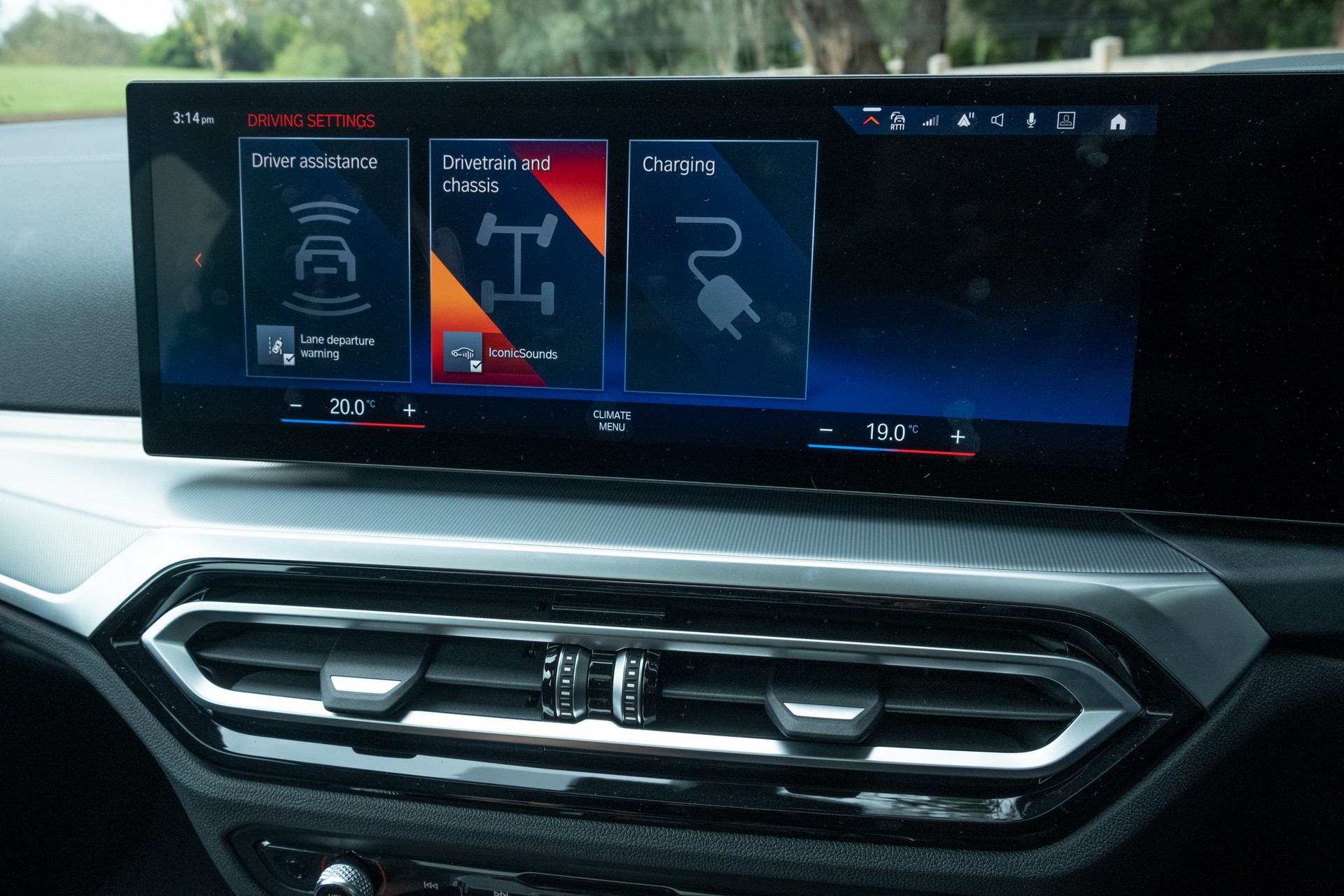 We Test The 2022 BMW i4 eDrive40 And Kia EV6 GT-Line AWD, Which Is Better?