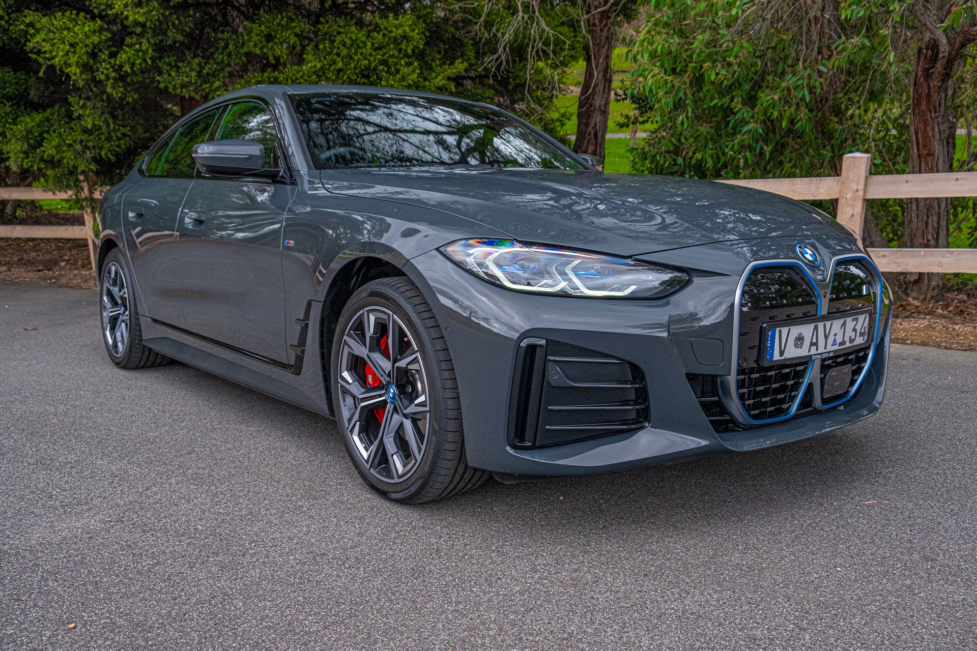 We Test The 2022 BMW i4 eDrive40 And Kia EV6 GT-Line AWD, Which Is Better?