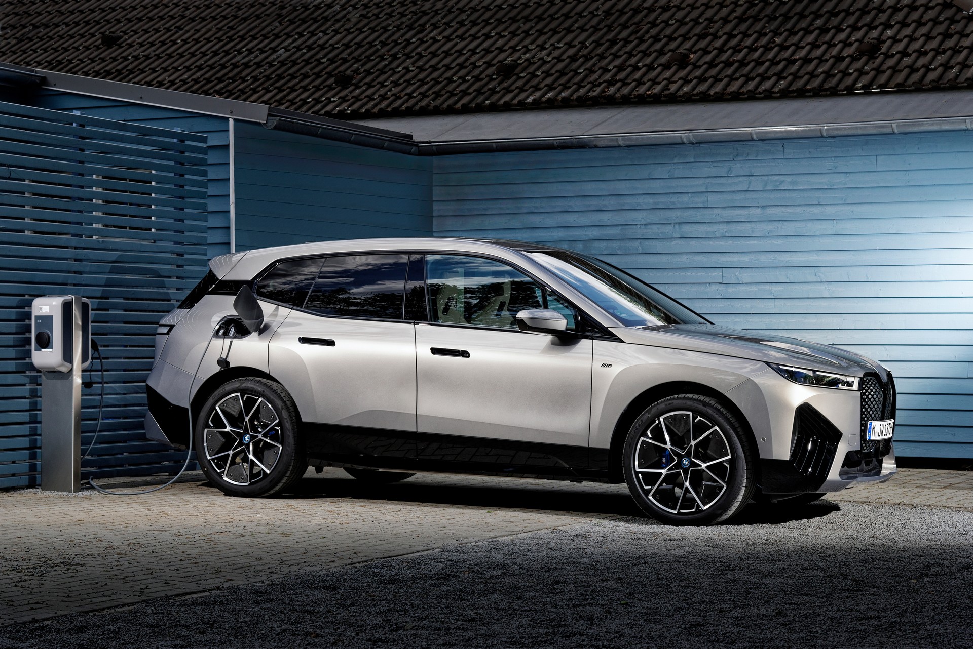 BMW Drops Huge Gallery Of 2023 iX M60