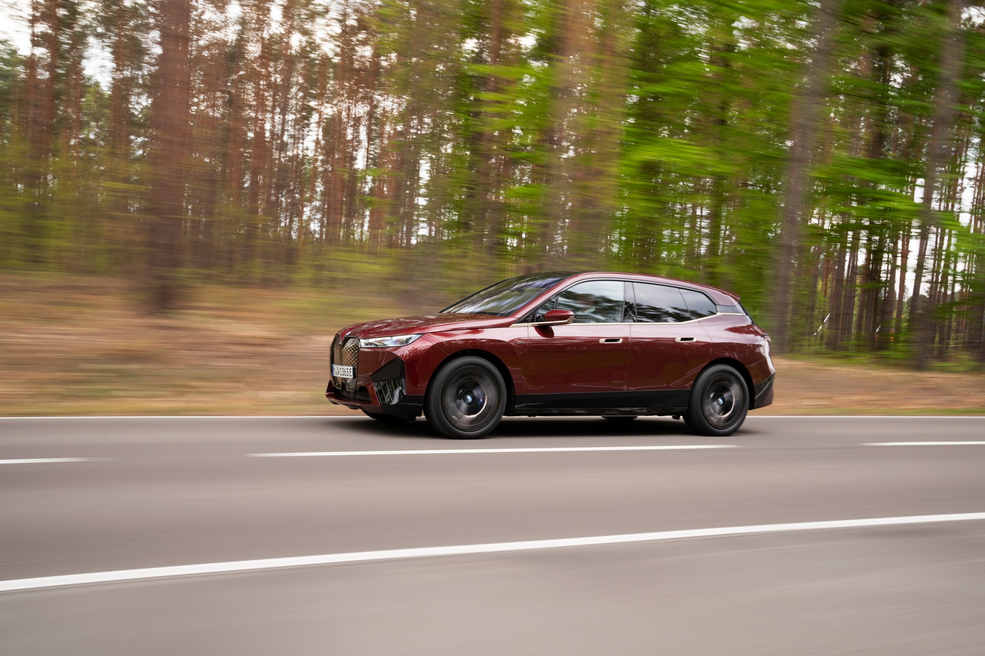 BMW Drops Huge Gallery Of 2023 iX M60