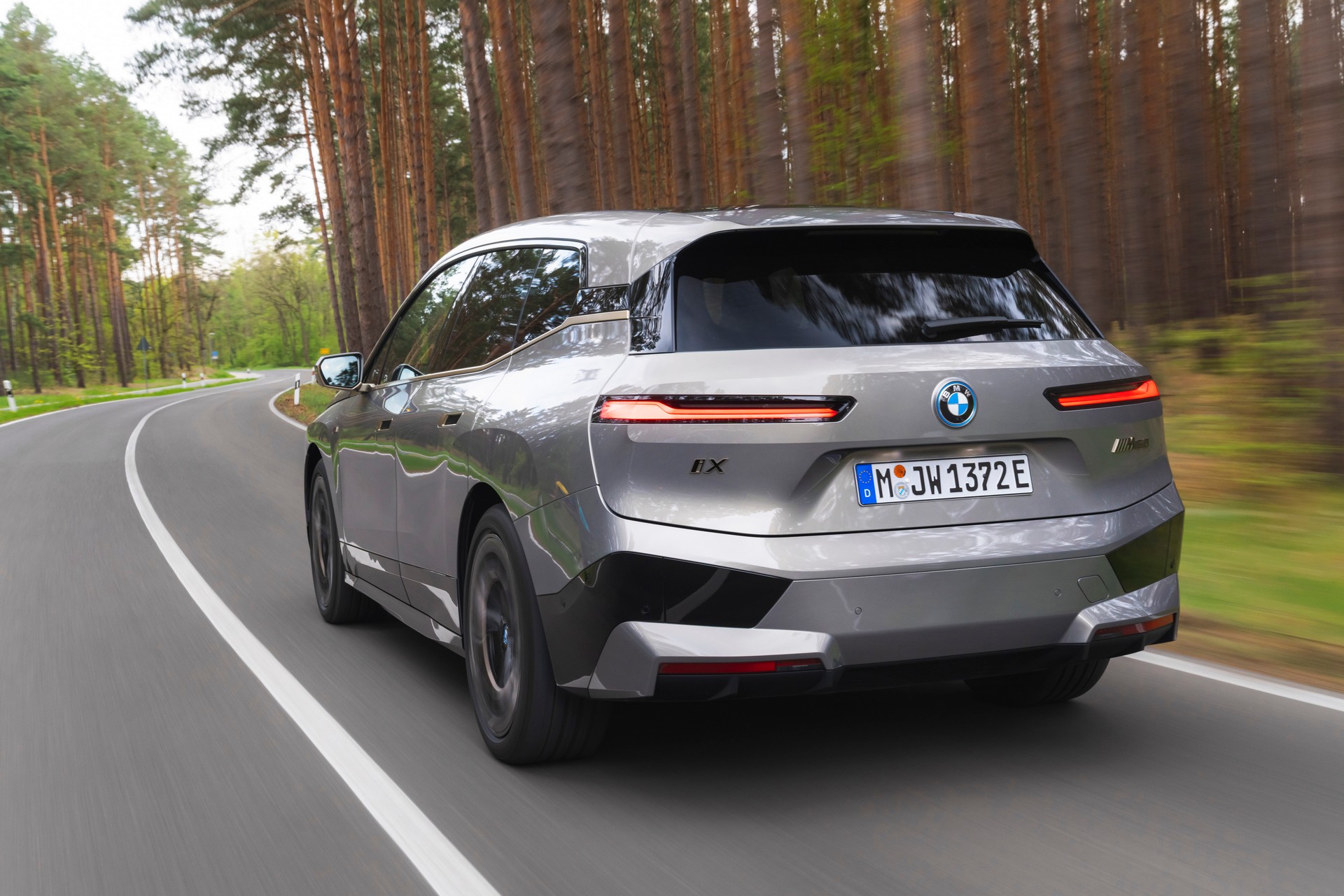 BMW Drops Huge Gallery Of 2023 iX M60