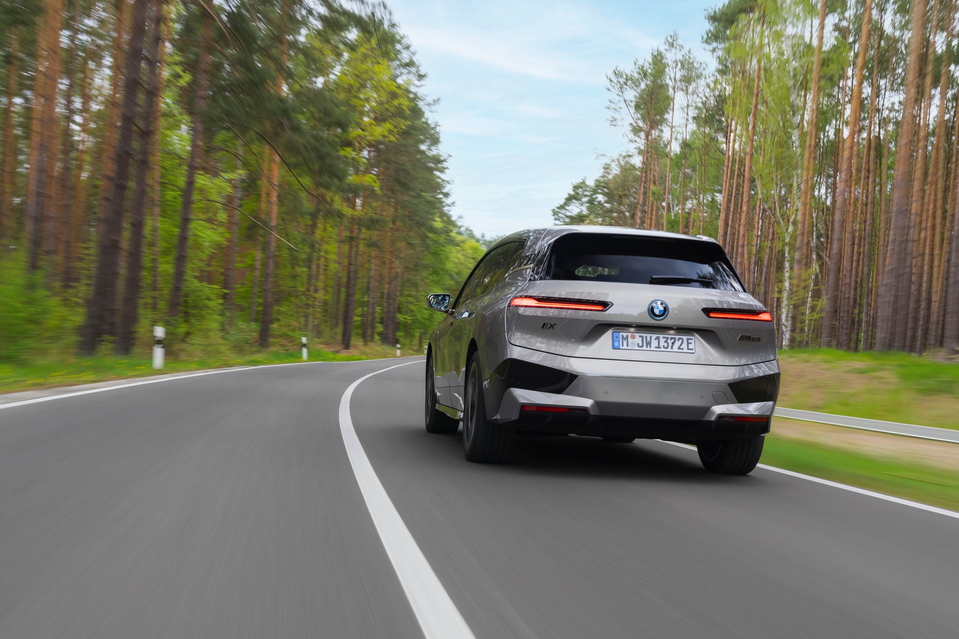 BMW Drops Huge Gallery Of 2023 iX M60