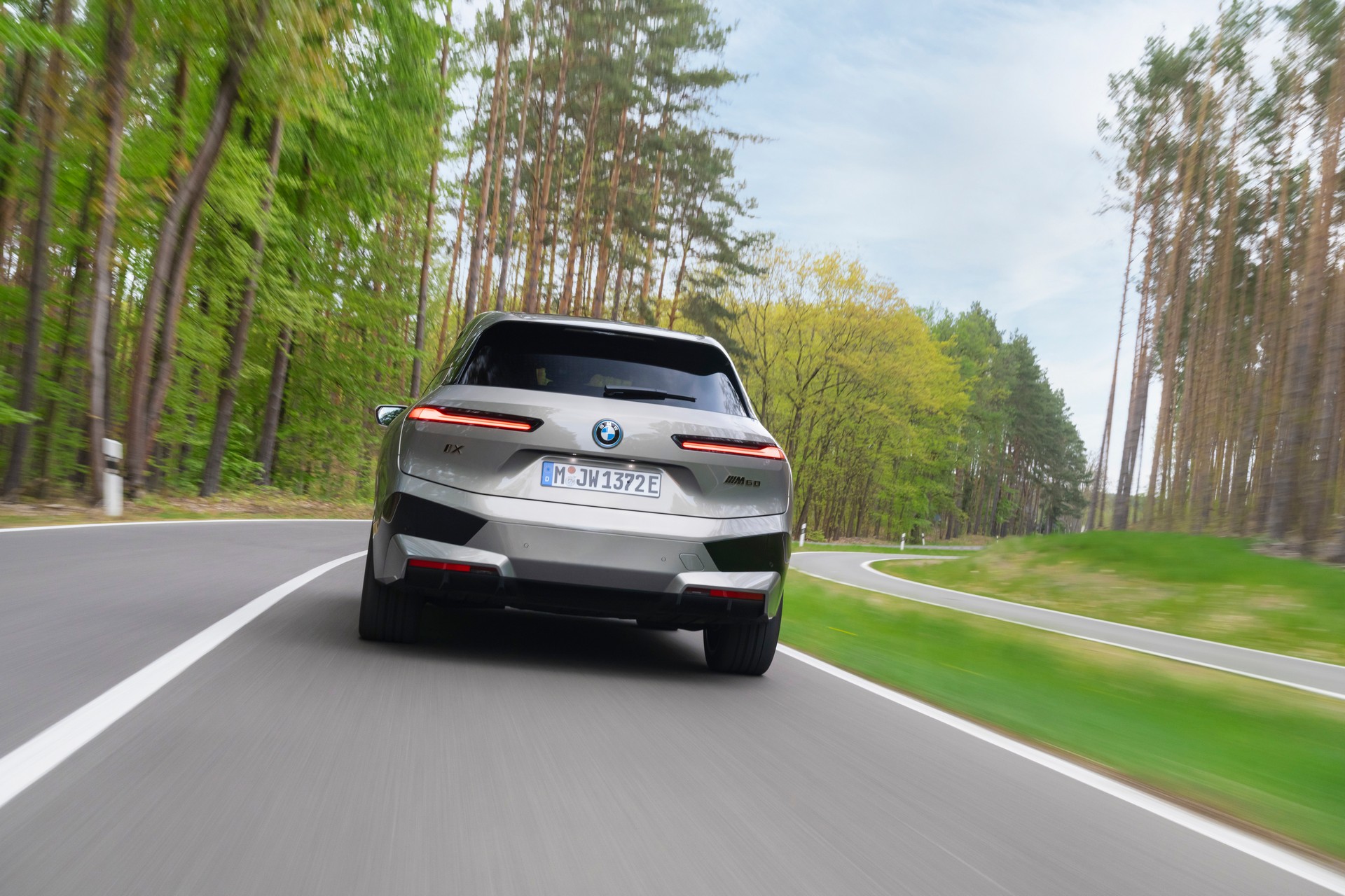 BMW Drops Huge Gallery Of 2023 iX M60