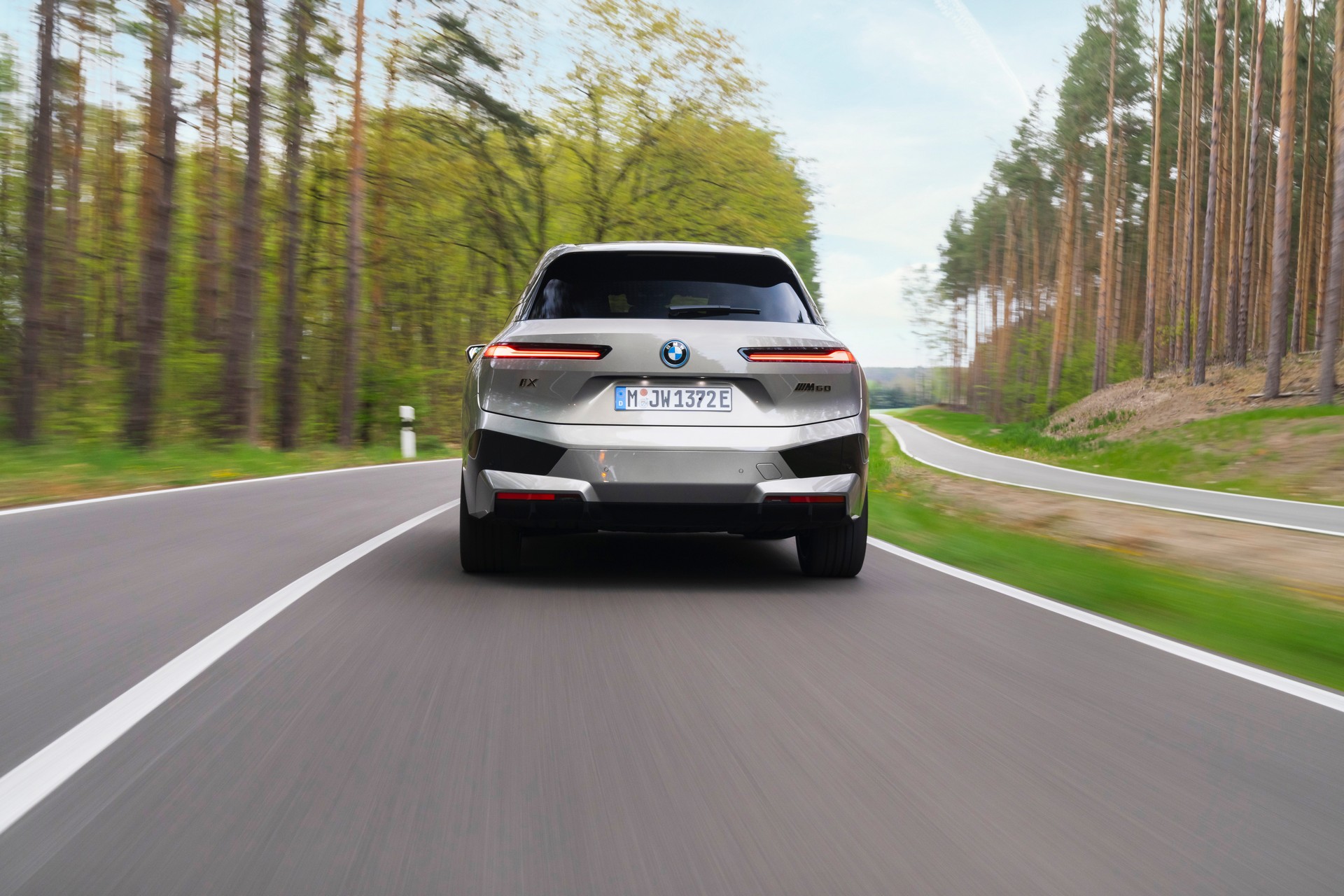 BMW Drops Huge Gallery Of 2023 iX M60