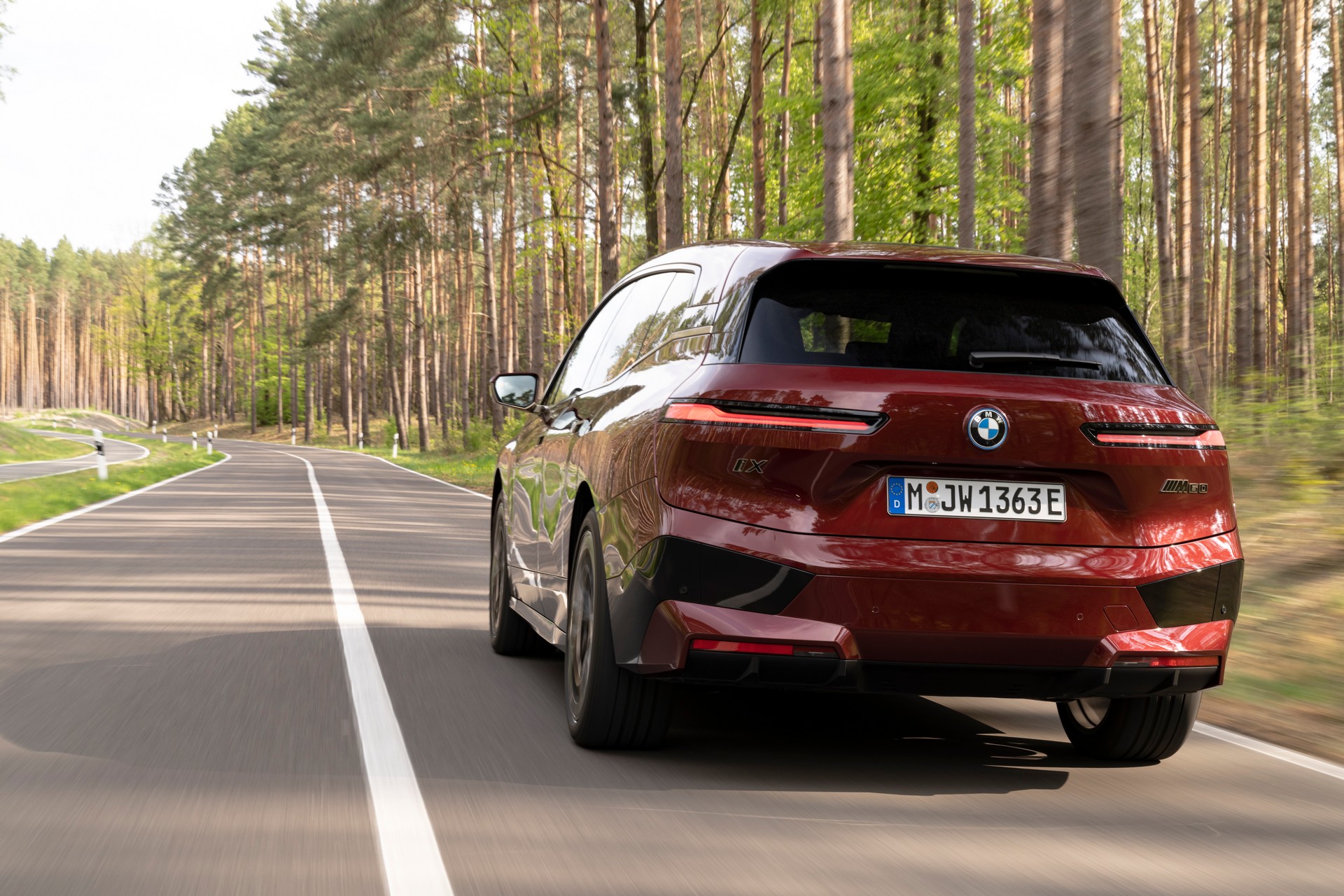 BMW Drops Huge Gallery Of 2023 iX M60