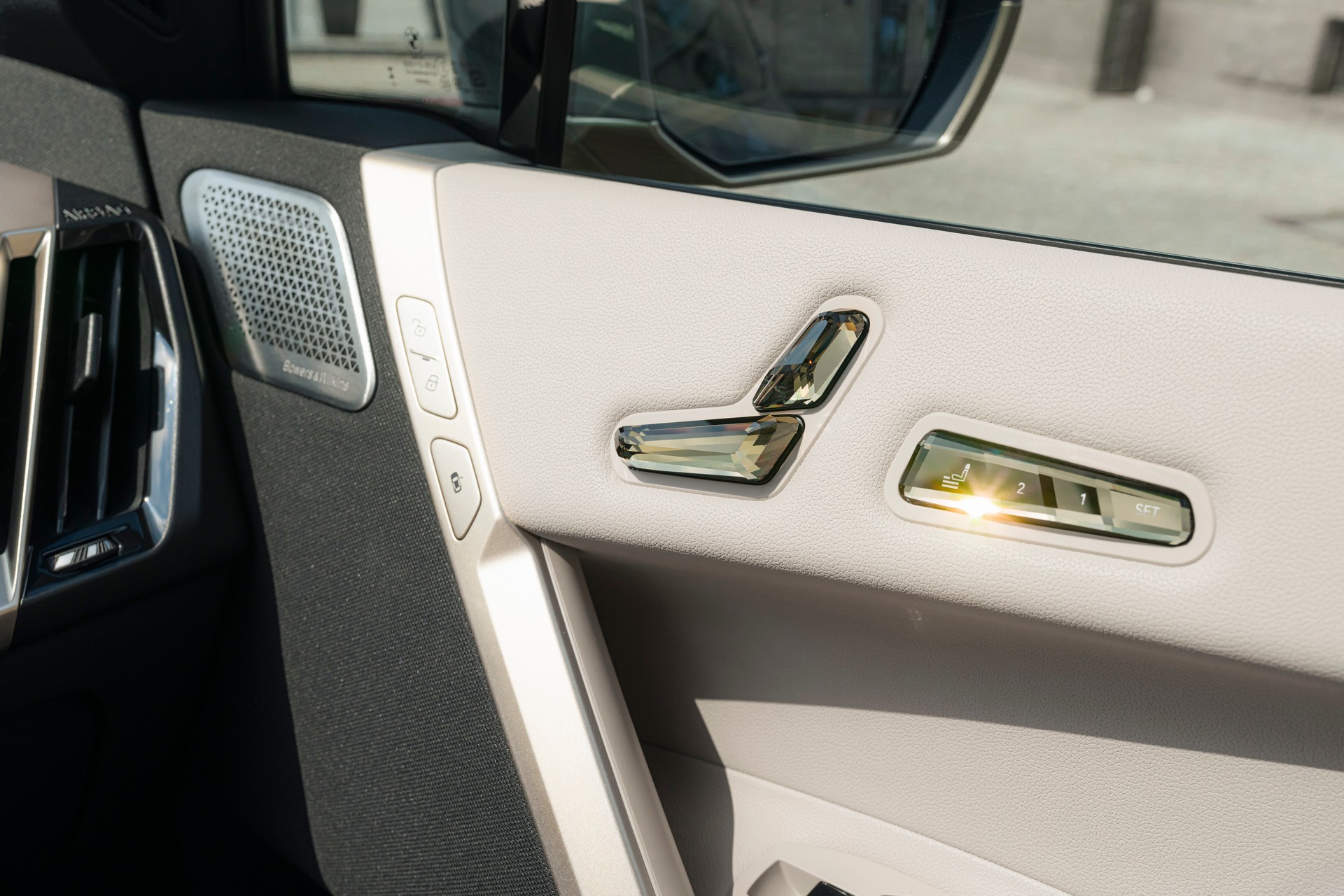 BMW Drops Huge Gallery Of 2023 iX M60