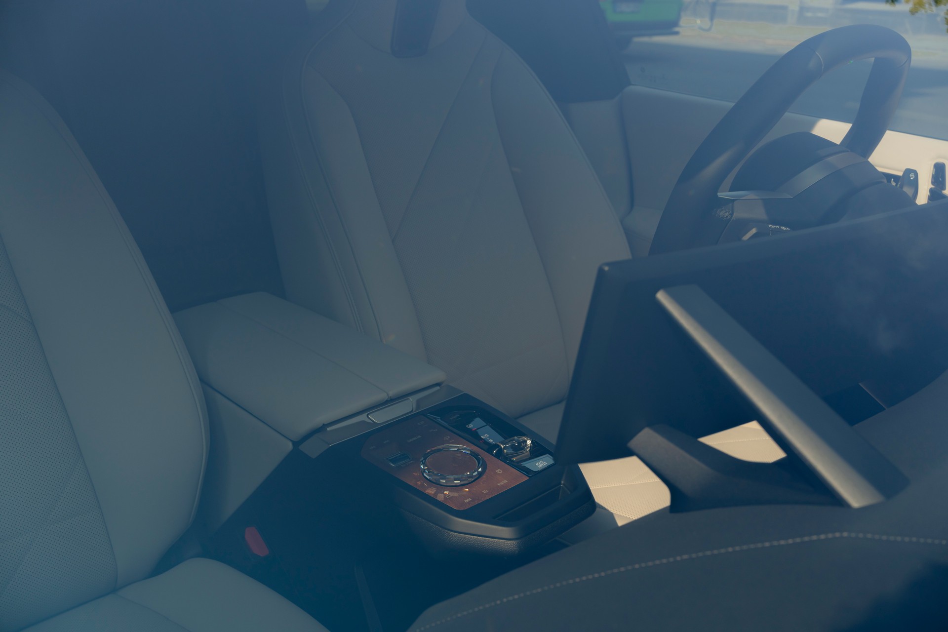 BMW Drops Huge Gallery Of 2023 iX M60