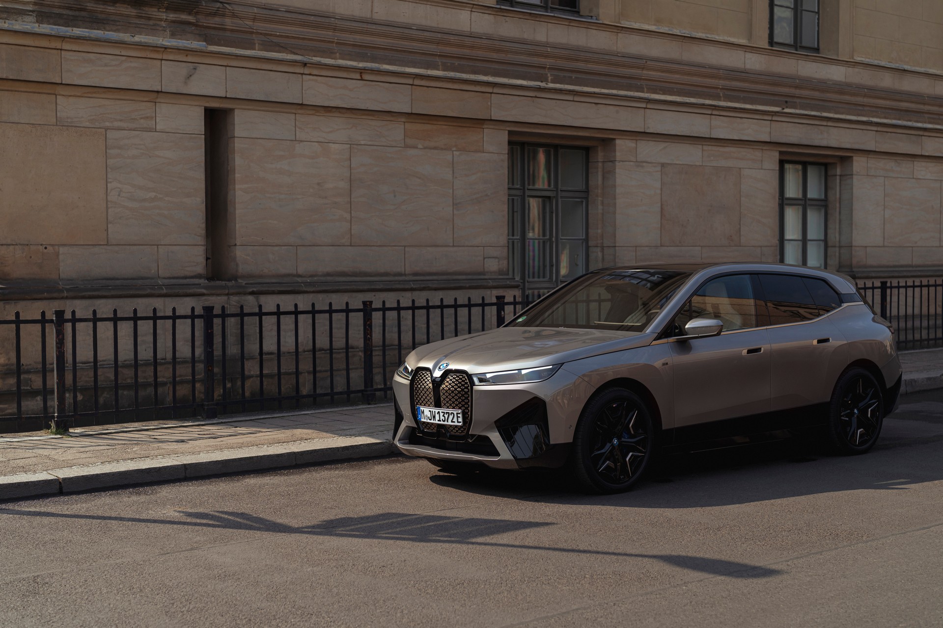 BMW Drops Huge Gallery Of 2023 iX M60