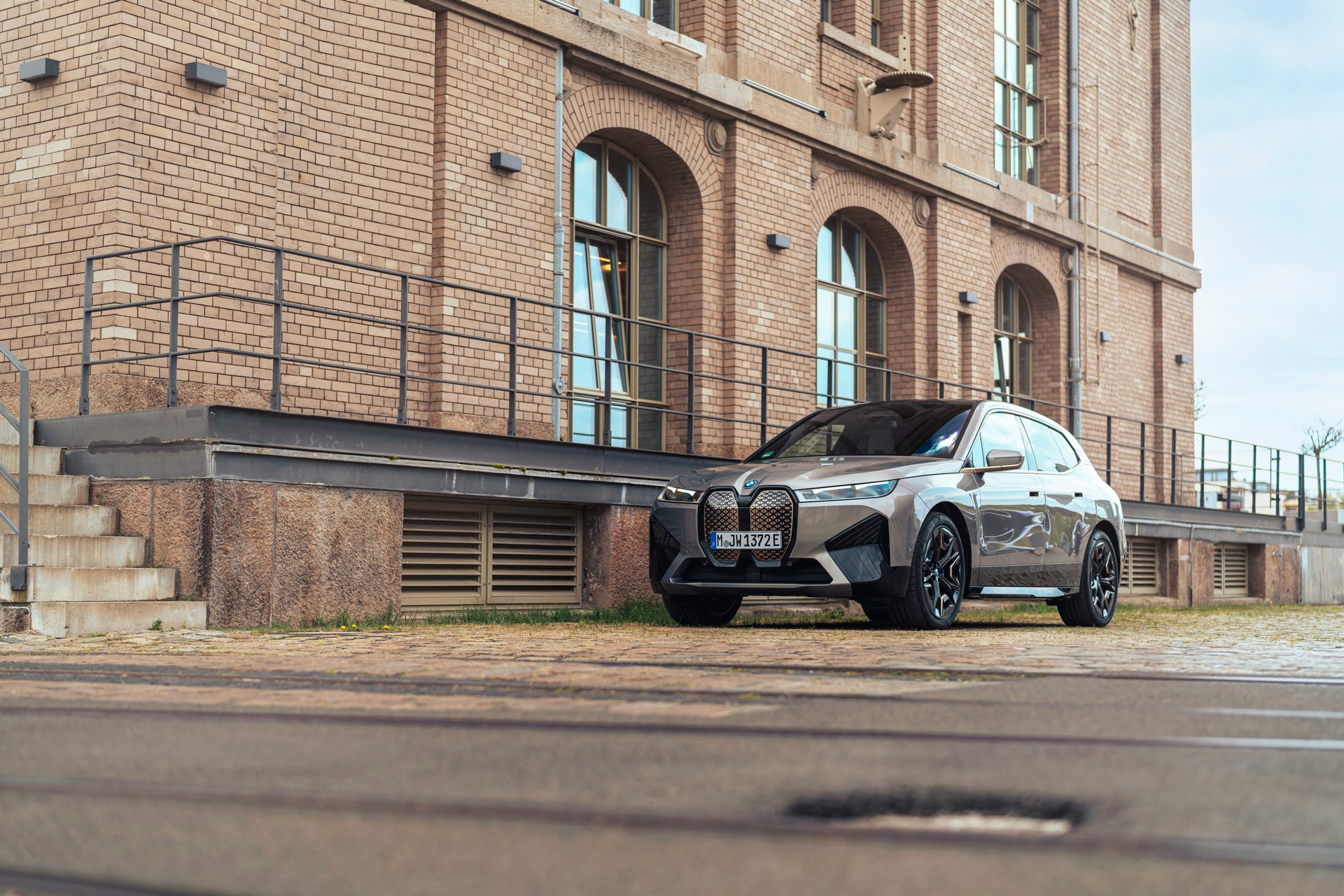 BMW Drops Huge Gallery Of 2023 iX M60