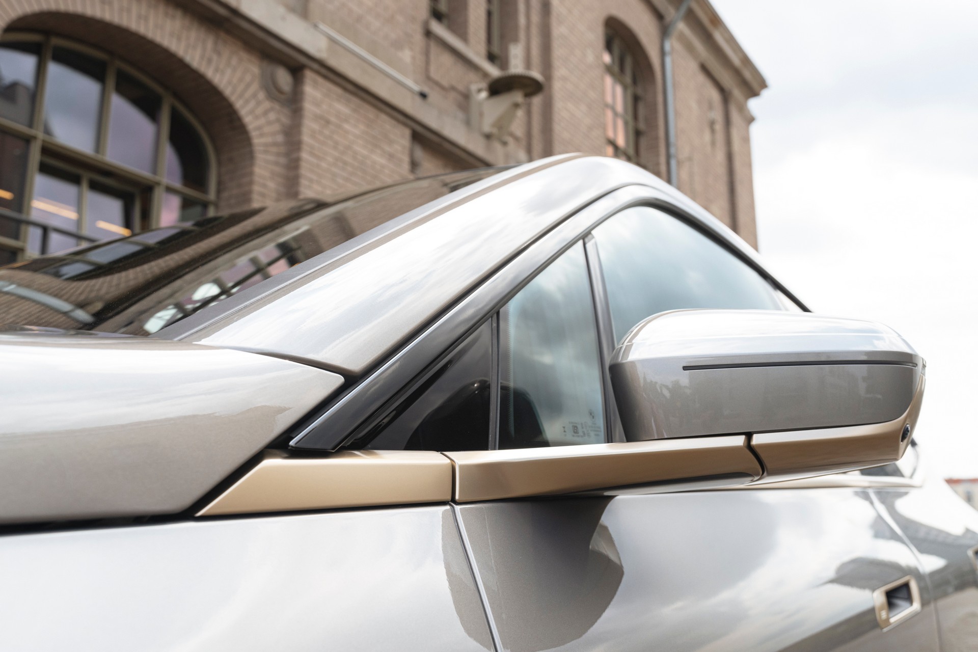 BMW Drops Huge Gallery Of 2023 iX M60