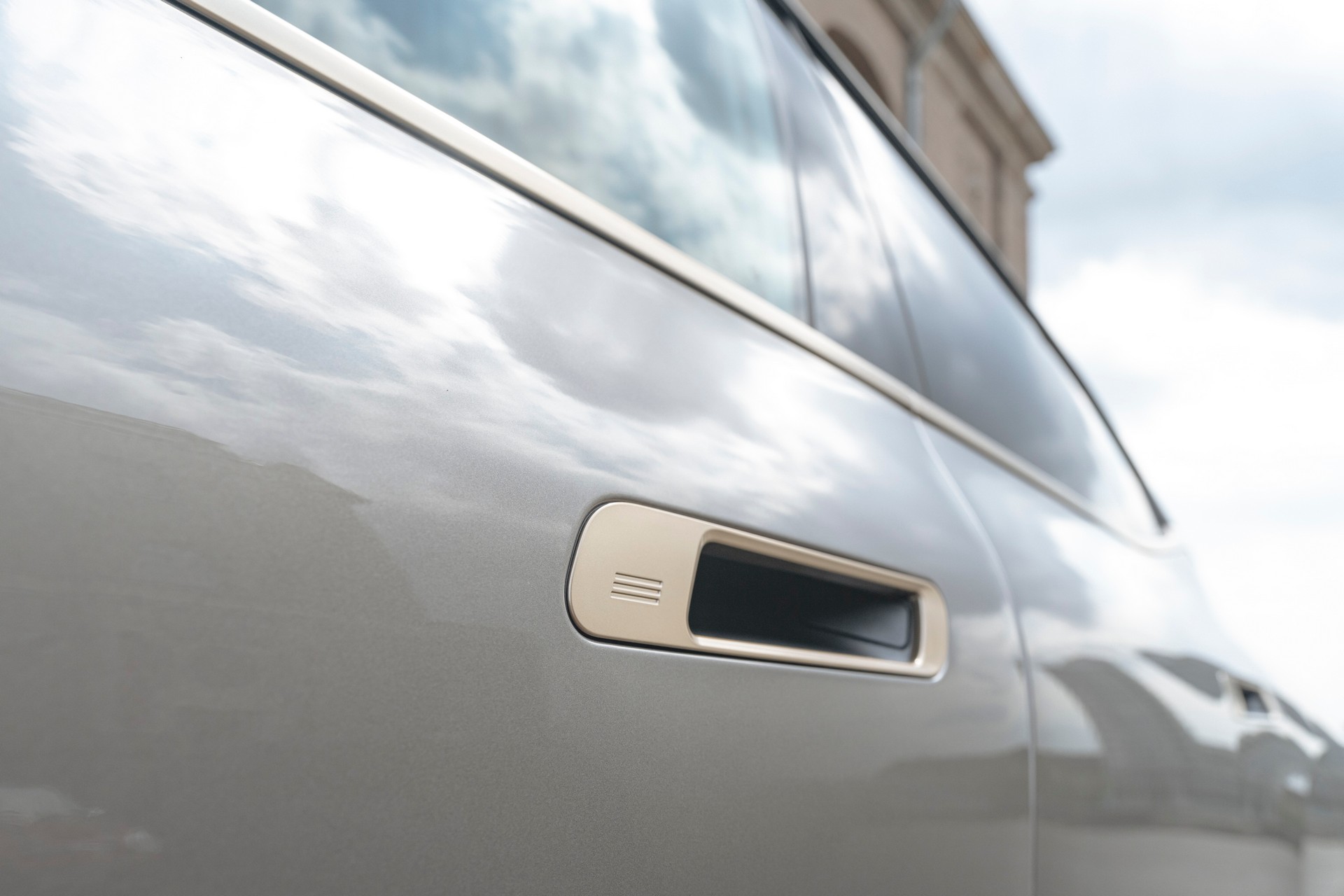 BMW Drops Huge Gallery Of 2023 iX M60