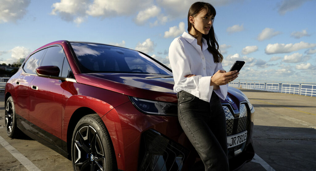 BMW Drops New OTA That Brings QlockTwo Clock Widget To iX And More