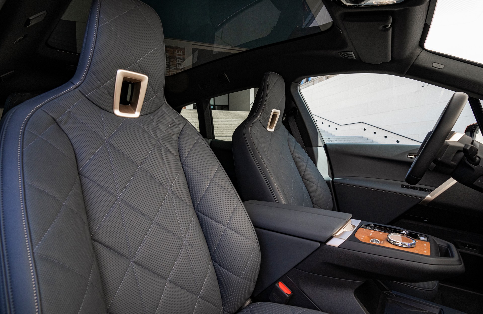 BMW Drops Huge Gallery Of 2023 iX M60