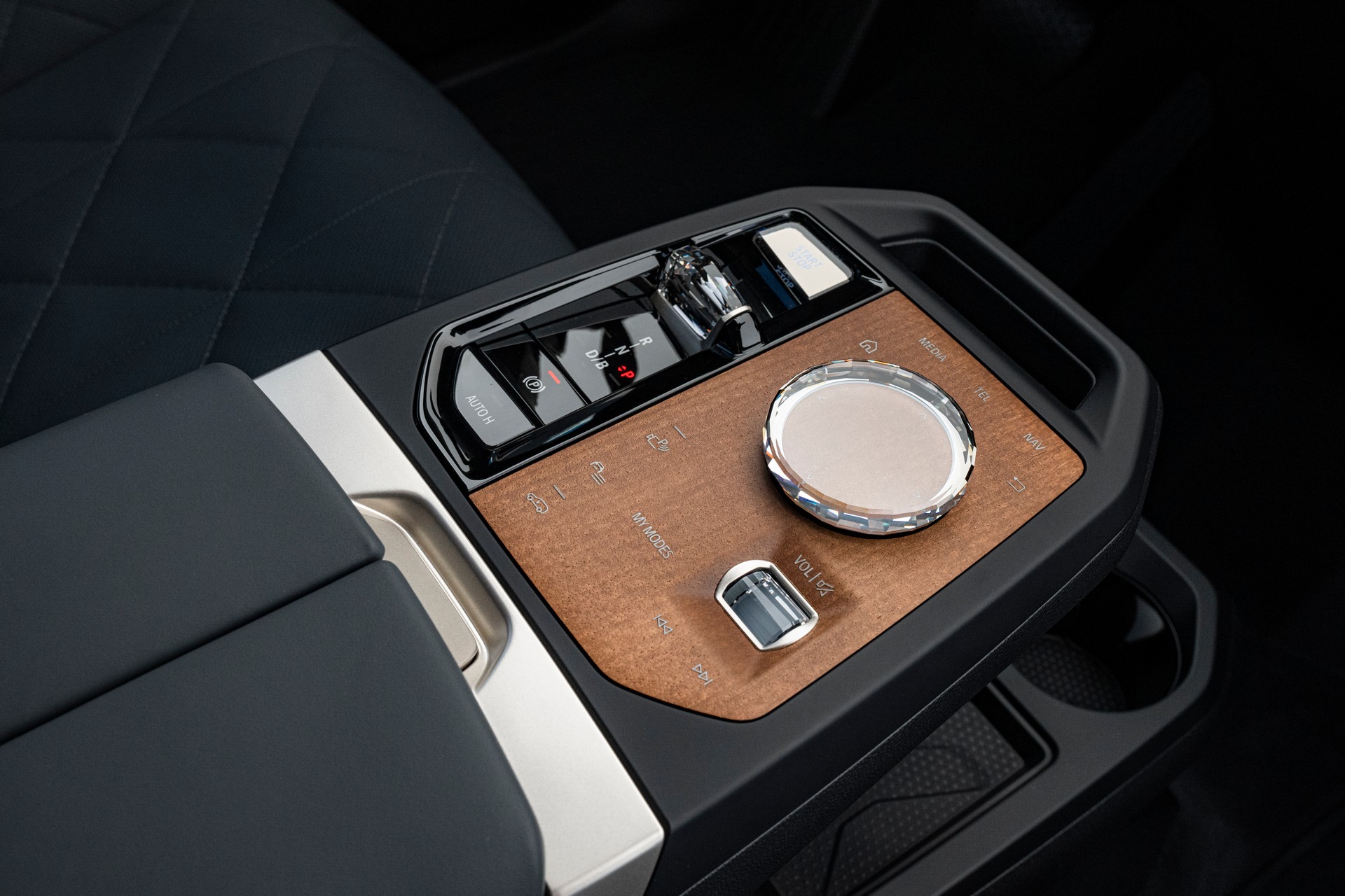 BMW Drops Huge Gallery Of 2023 iX M60