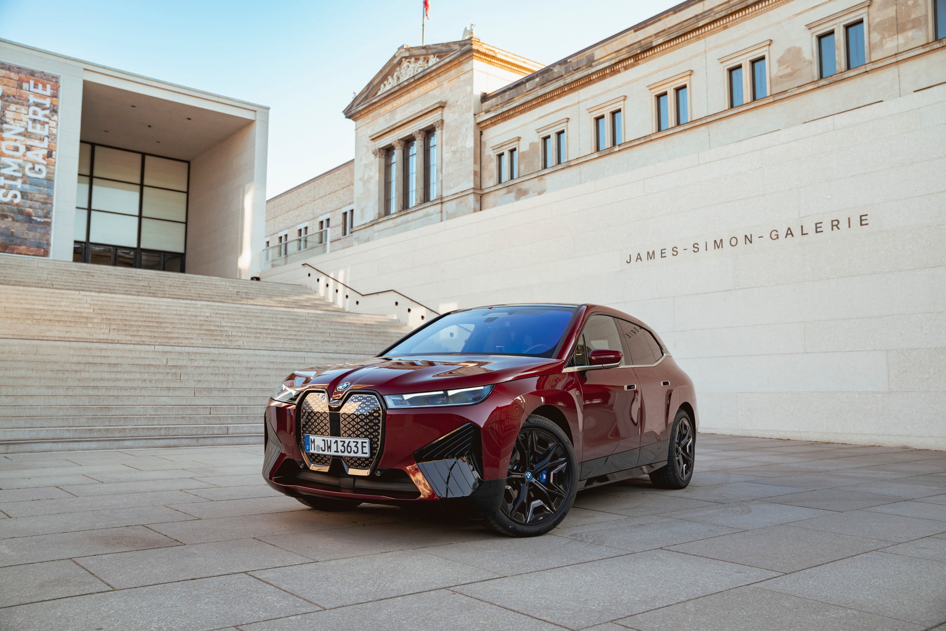 BMW Drops Huge Gallery Of 2023 iX M60