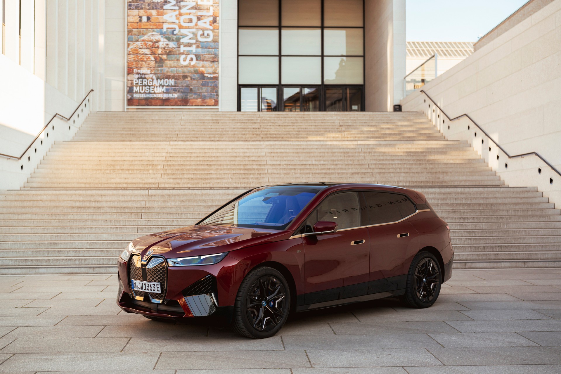 BMW Drops Huge Gallery Of 2023 iX M60