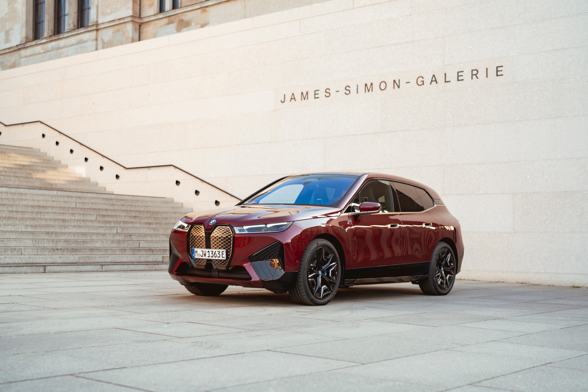 BMW Drops Huge Gallery Of 2023 iX M60