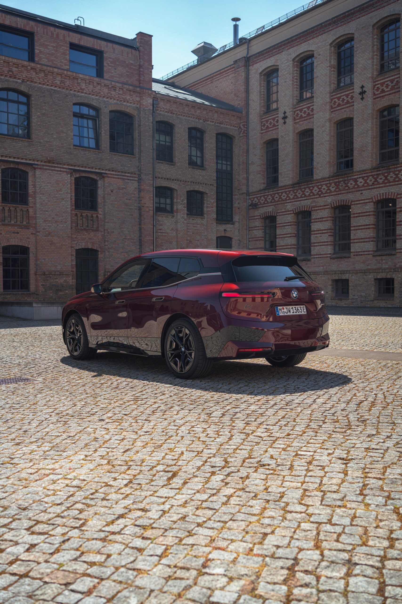 BMW Drops Huge Gallery Of 2023 iX M60