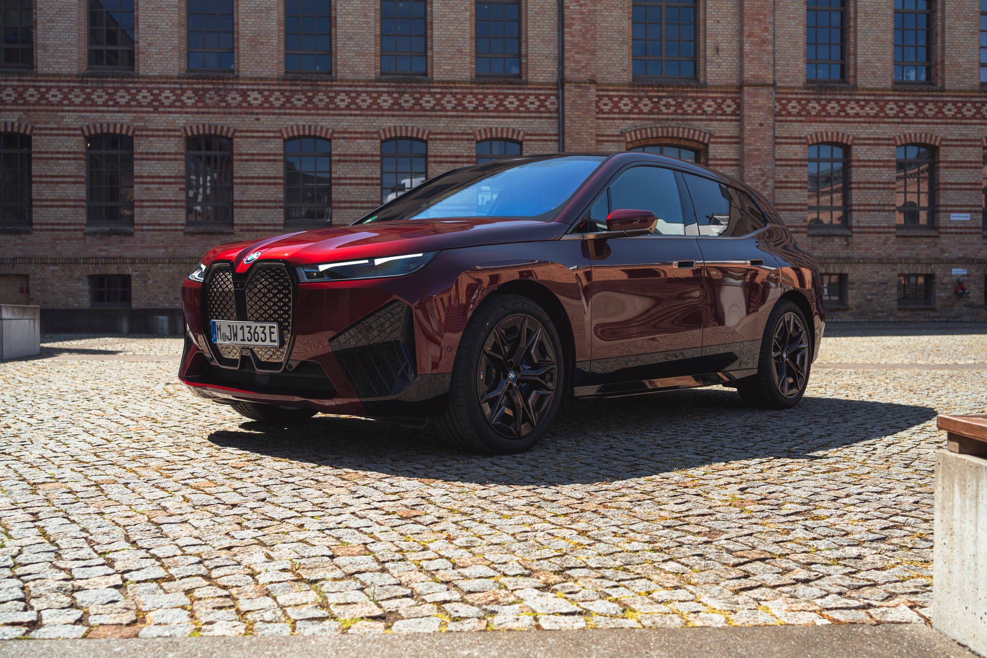 BMW Drops Huge Gallery Of 2023 iX M60