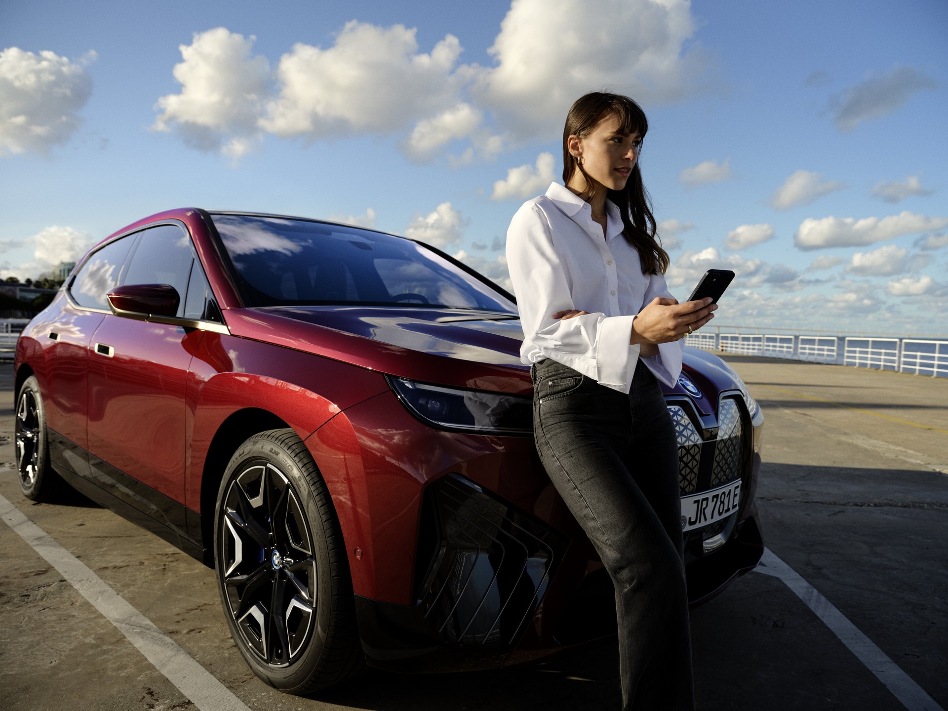 BMW Drops New OTA That Brings QlockTwo Clock Widget To iX And More