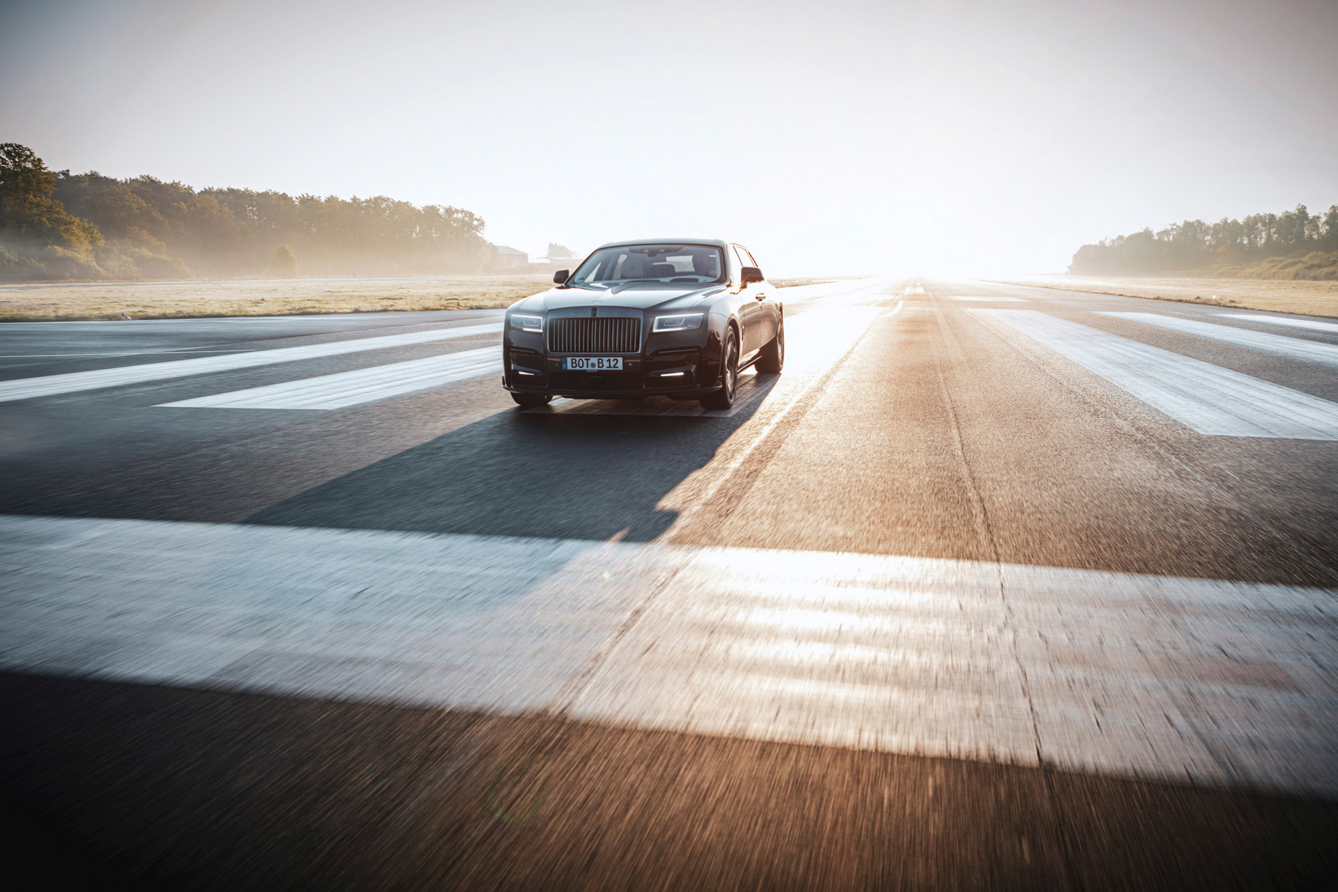 Brabus 700 Is A Rolls-Royce Ghost Bathed In Carbon Fiber With 691-HP