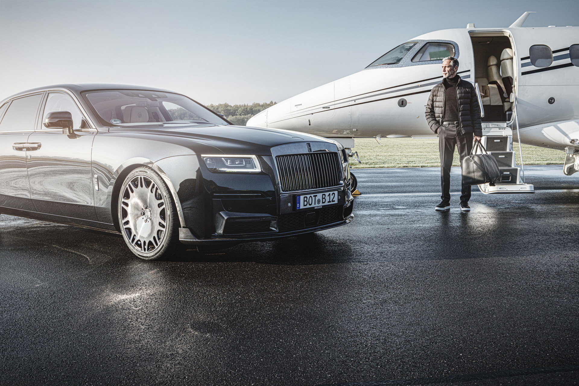Brabus 700 Is A Rolls-Royce Ghost Bathed In Carbon Fiber With 691-HP