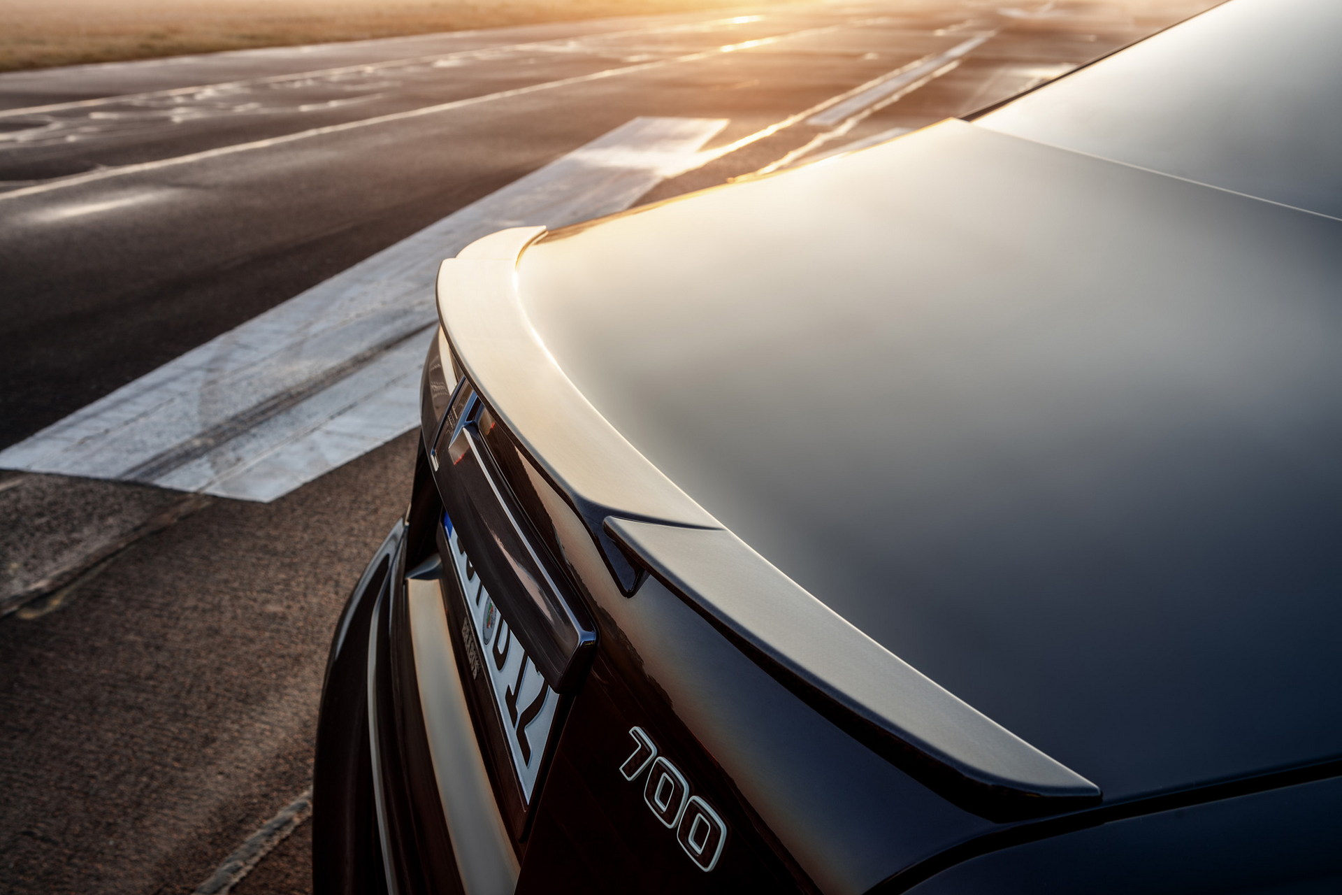 Brabus 700 Is A Rolls-Royce Ghost Bathed In Carbon Fiber With 691-HP