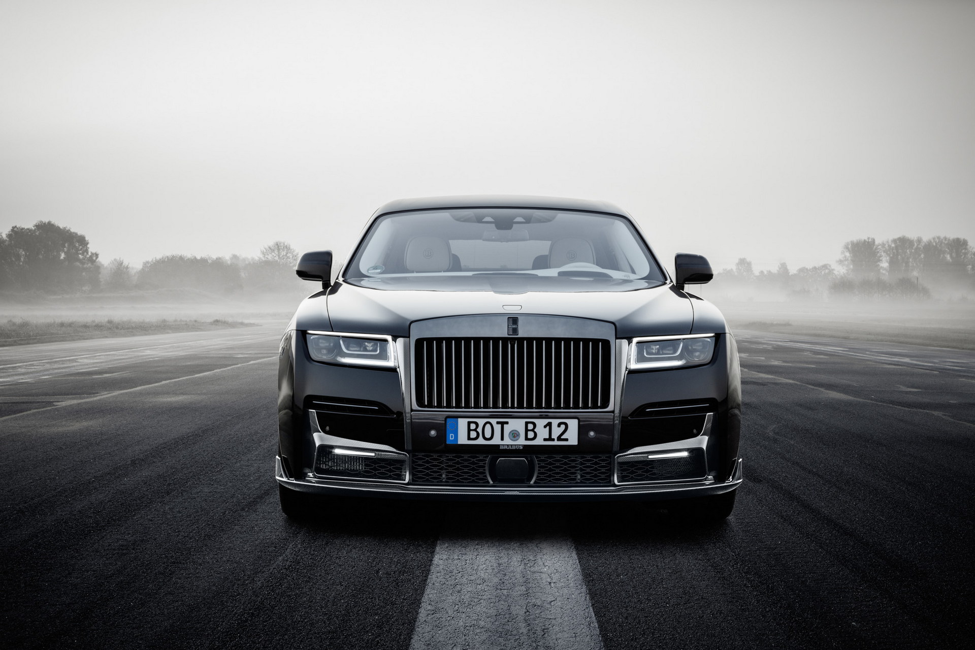 Brabus 700 Is A Rolls-Royce Ghost Bathed In Carbon Fiber With 691-HP