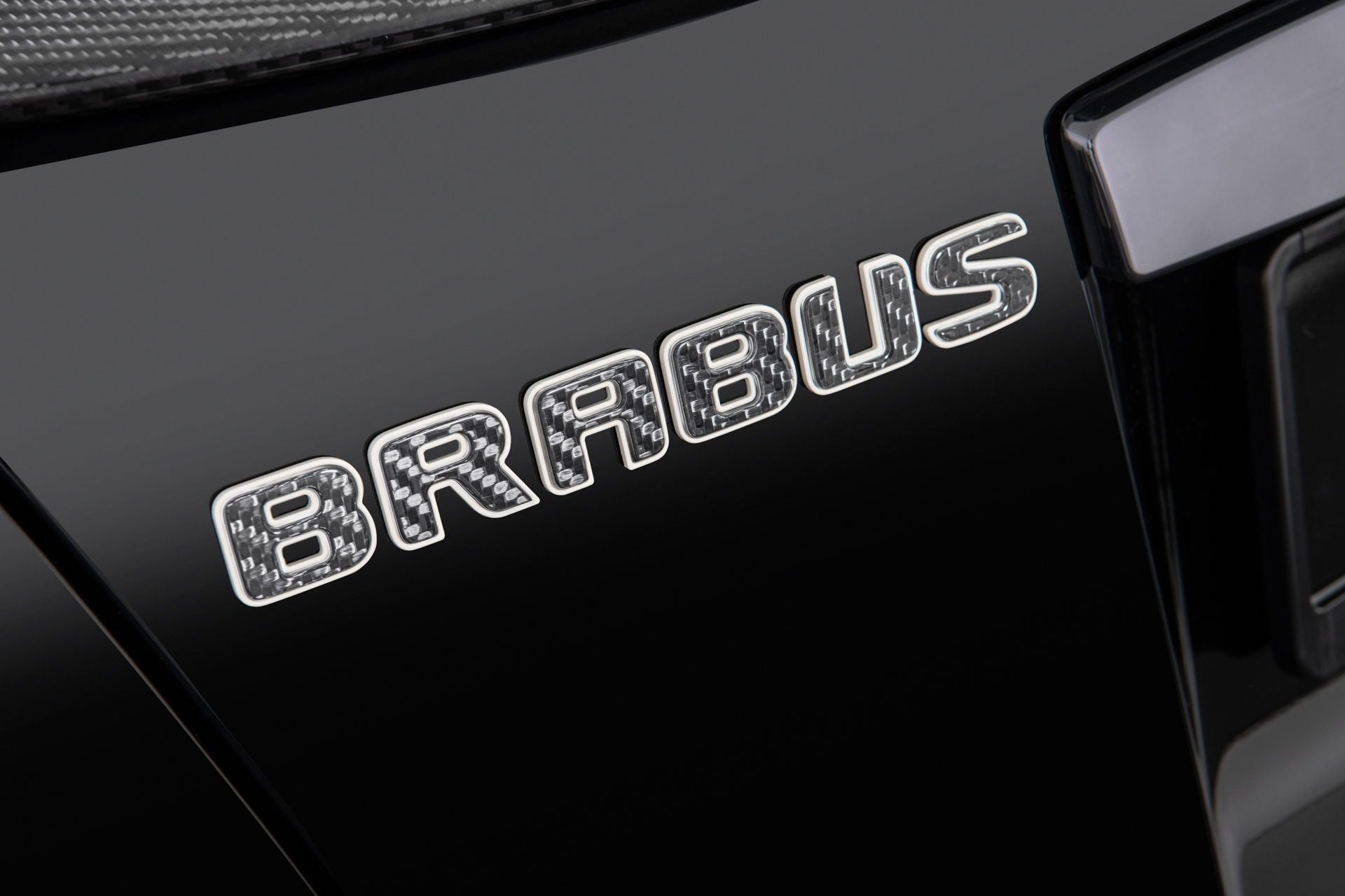 Brabus 700 Is A Rolls-Royce Ghost Bathed In Carbon Fiber With 691-HP