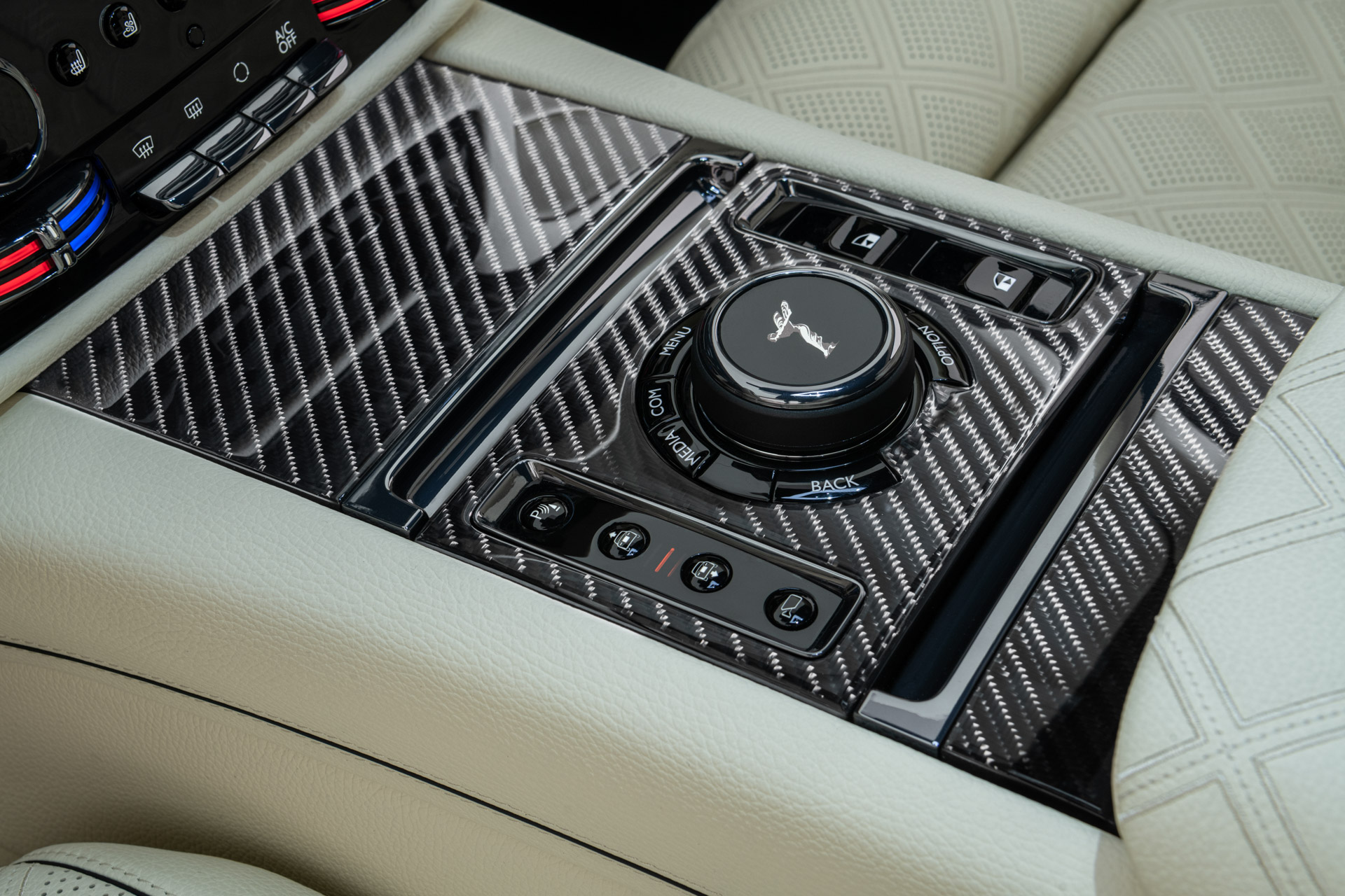 Brabus 700 Is A Rolls-Royce Ghost Bathed In Carbon Fiber With 691-HP