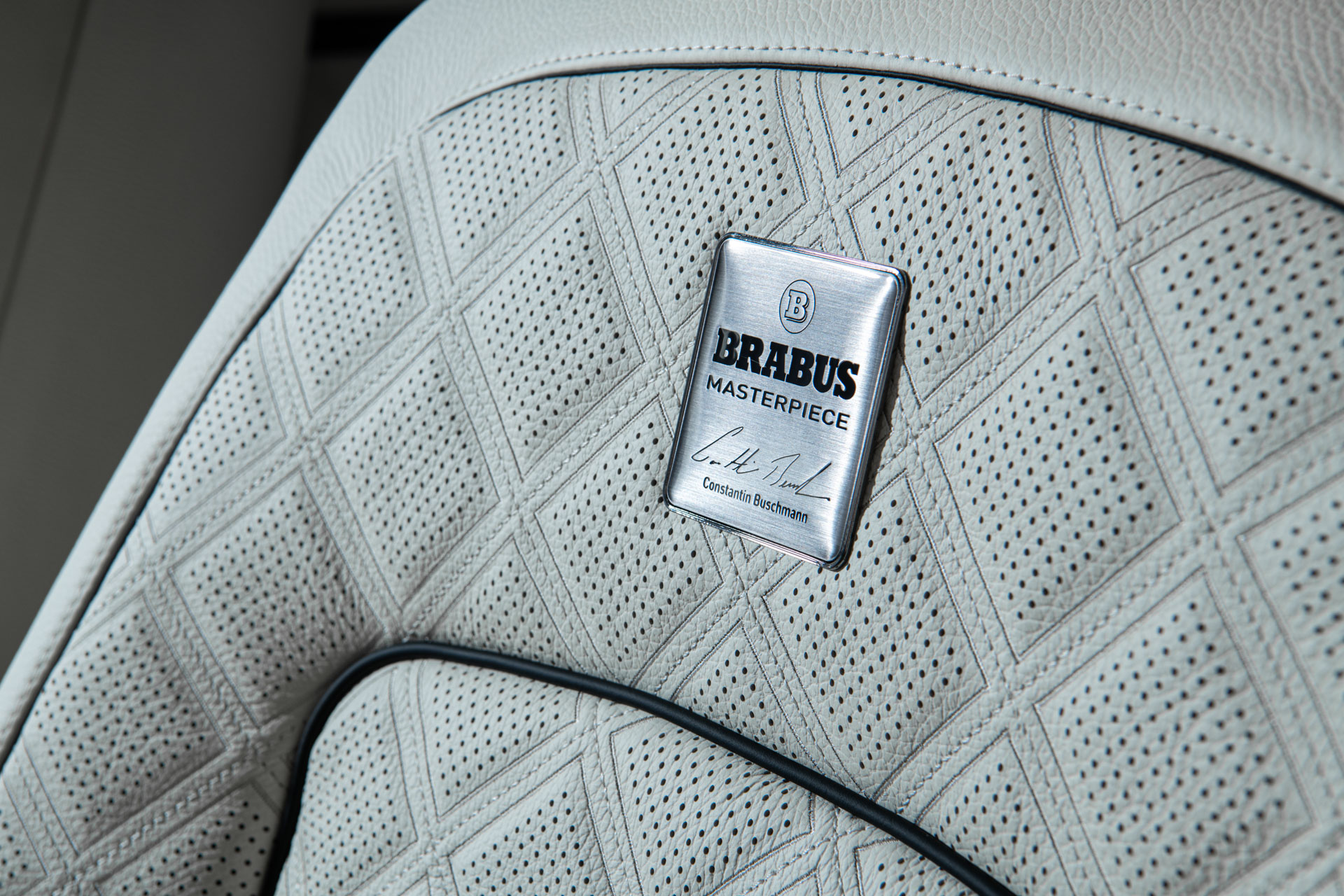 Brabus 700 Is A Rolls-Royce Ghost Bathed In Carbon Fiber With 691-HP