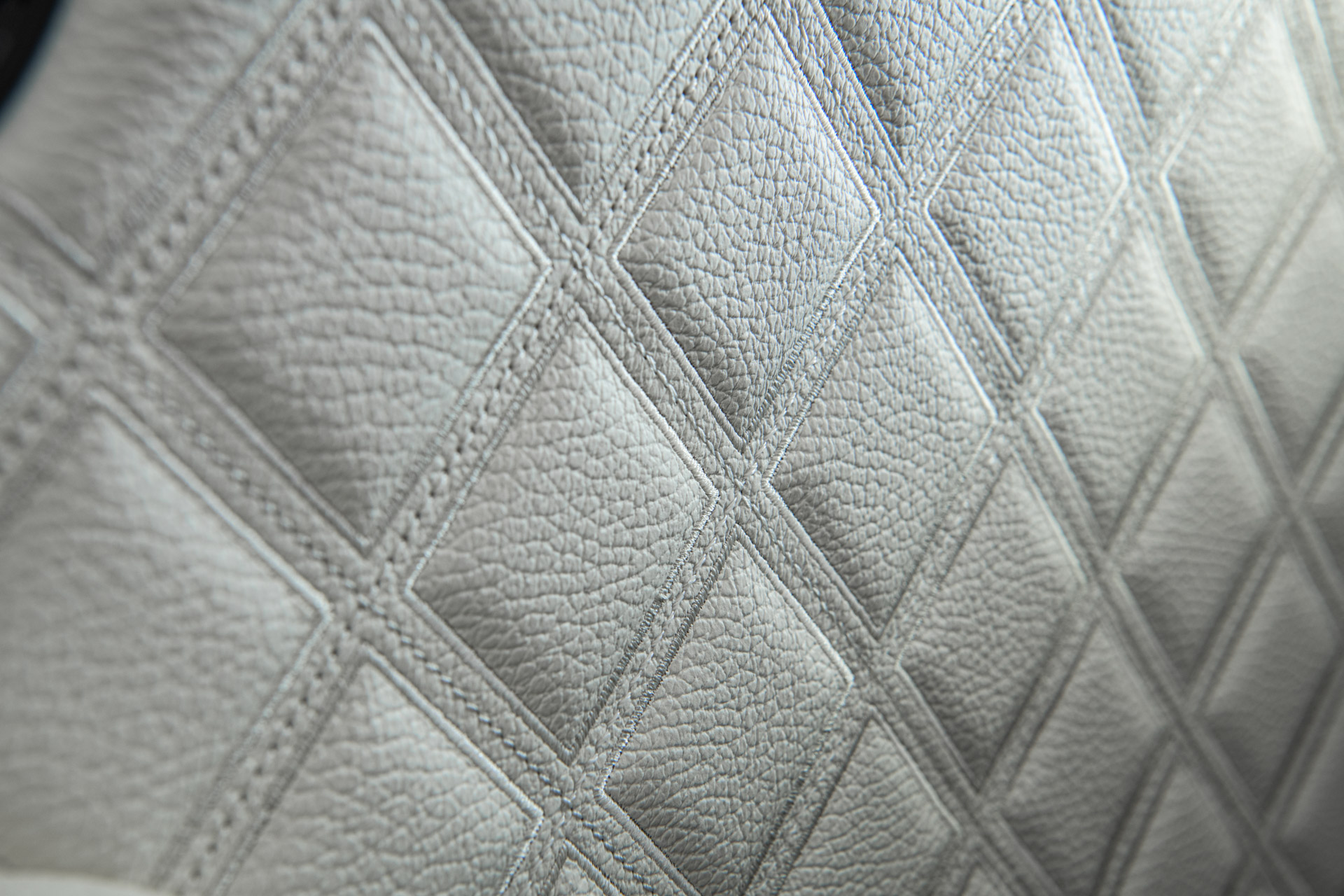 Brabus 700 Is A Rolls-Royce Ghost Bathed In Carbon Fiber With 691-HP