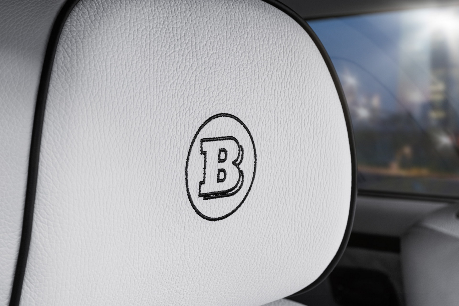 Brabus 700 Is A Rolls-Royce Ghost Bathed In Carbon Fiber With 691-HP