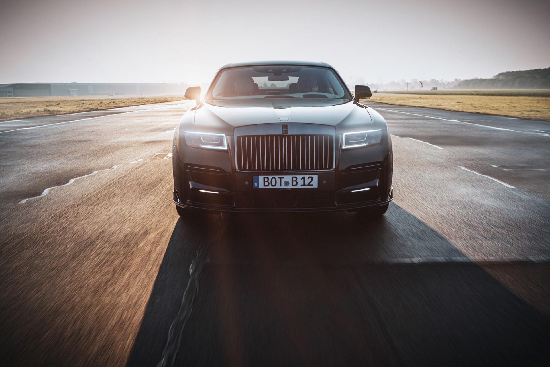 Brabus 700 Is A Rolls-Royce Ghost Bathed In Carbon Fiber With 691-HP