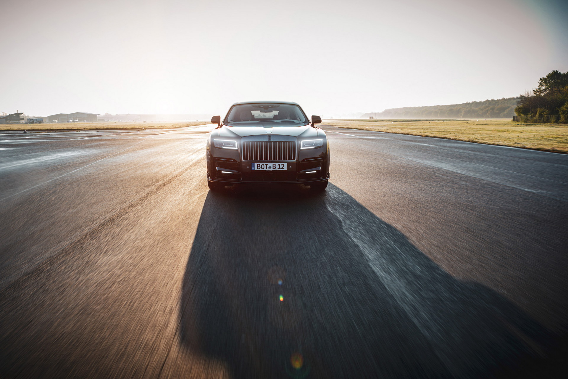 Brabus 700 Is A Rolls-Royce Ghost Bathed In Carbon Fiber With 691-HP