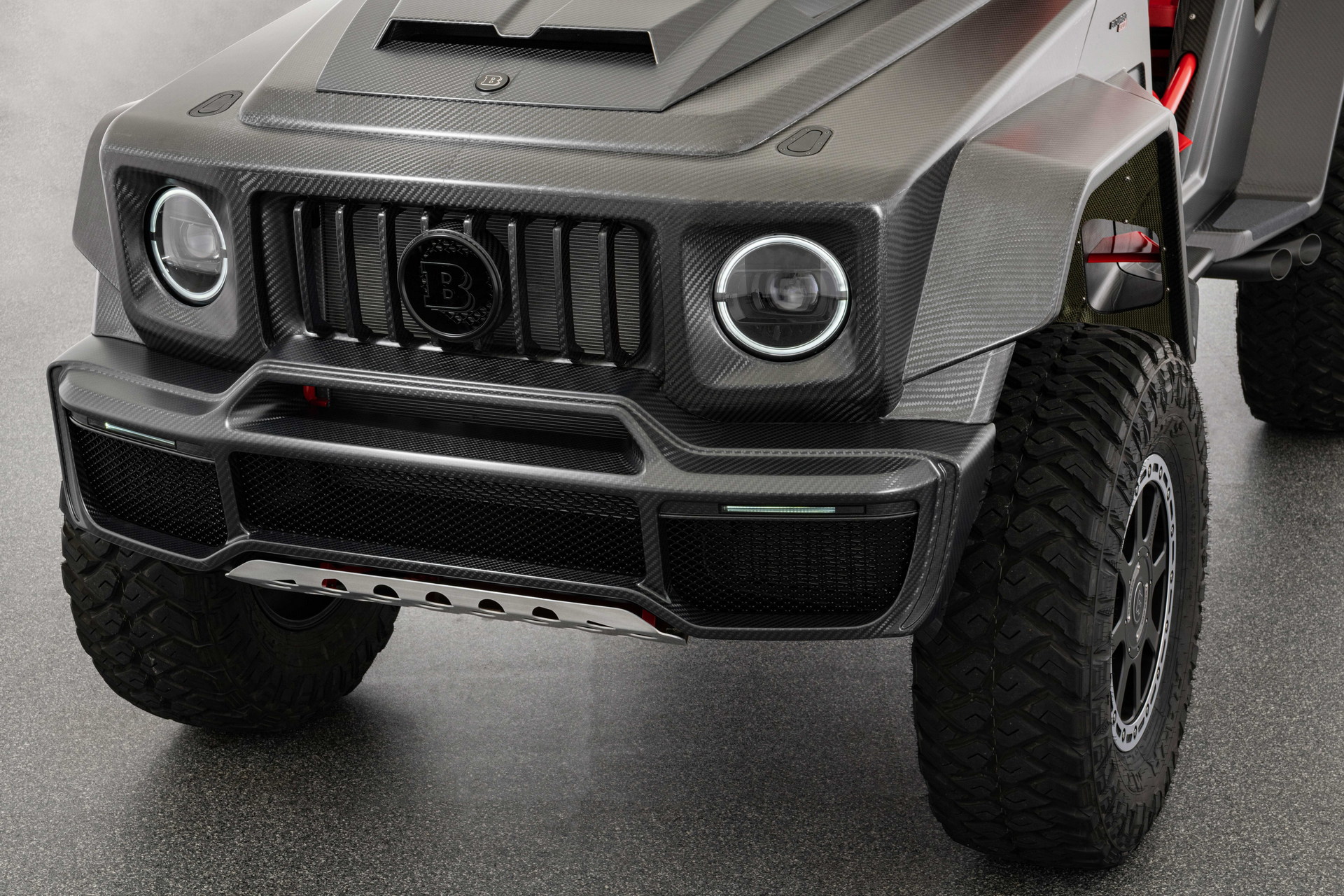 Brabus 900 Crawler Is A $1M Dune-Bashing Buggy That Looks Like An AMG G63 But Isn’t
