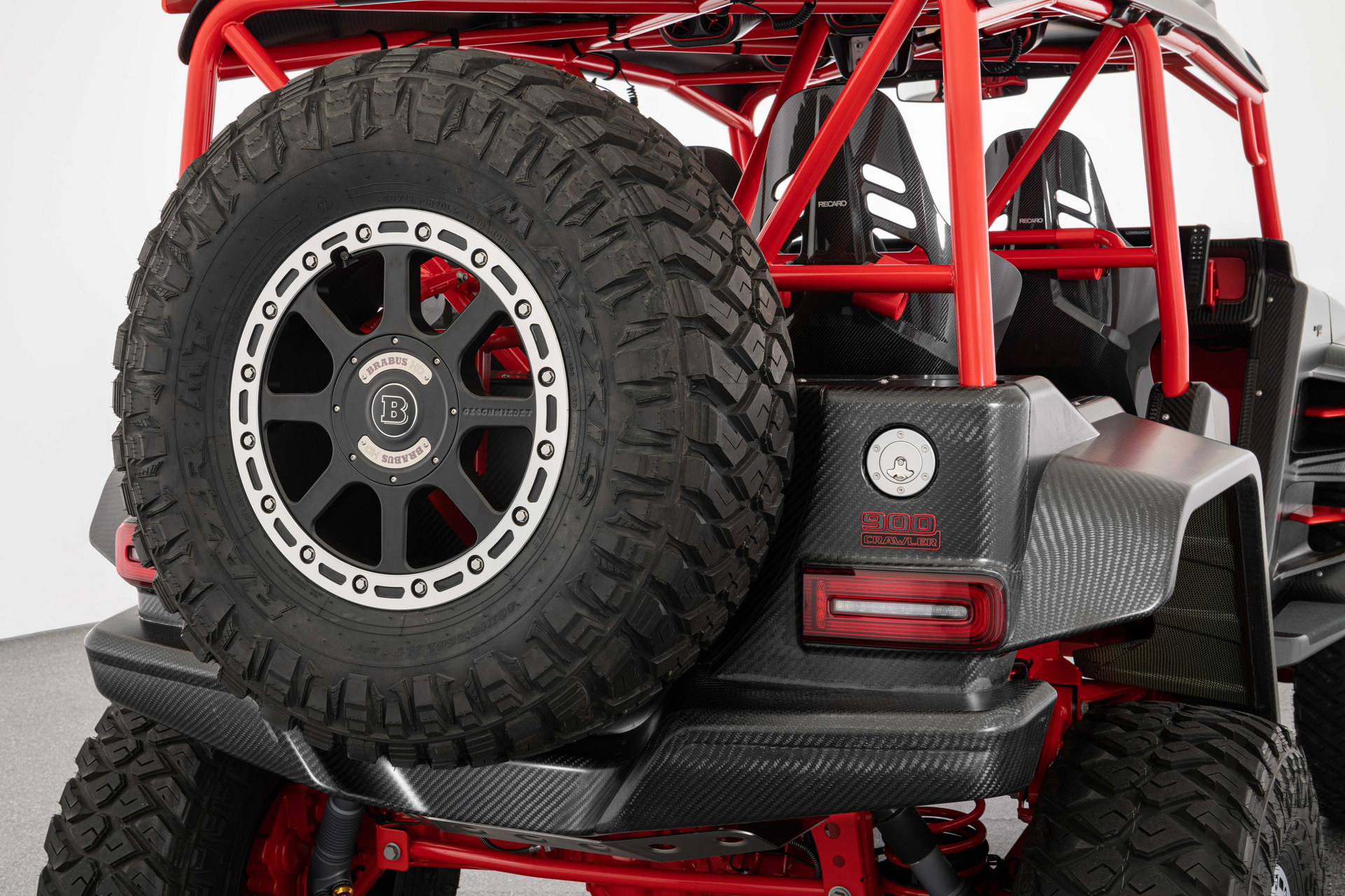 Brabus 900 Crawler Is A $1M Dune-Bashing Buggy That Looks Like An AMG G63 But Isn’t
