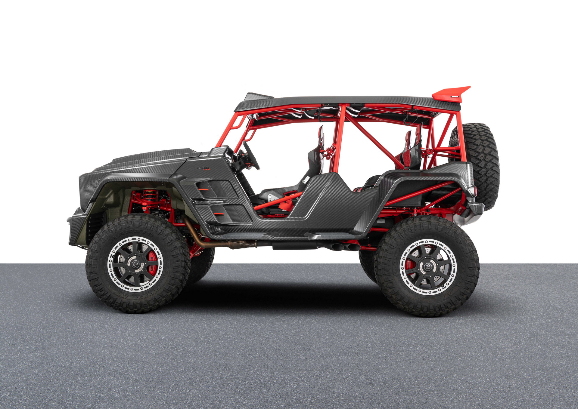 Brabus 900 Crawler Is A $1M Dune-Bashing Buggy That Looks Like An AMG G63 But Isn’t