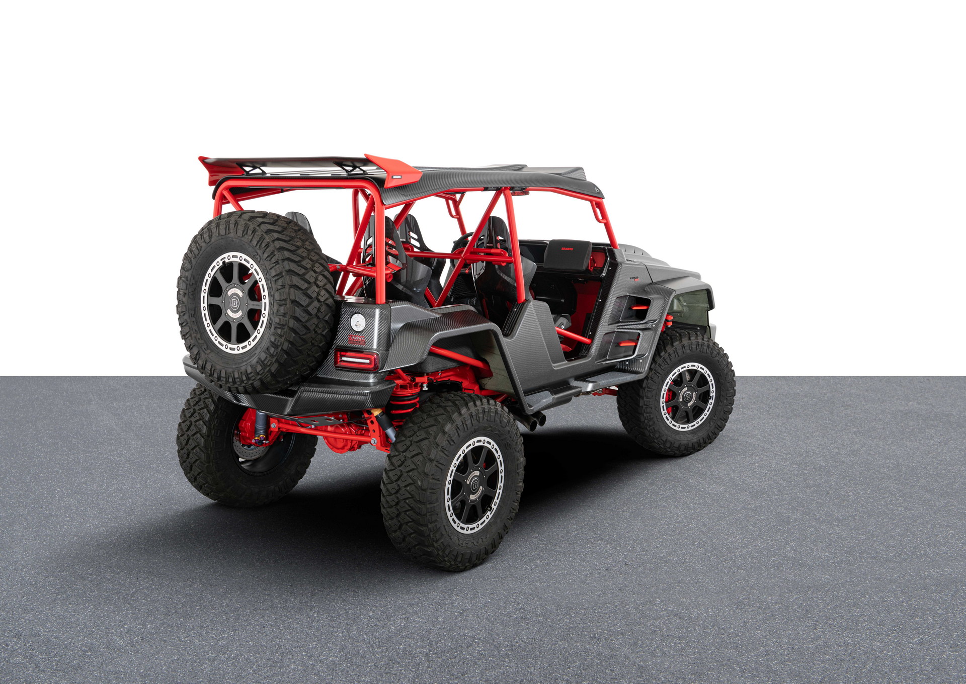 Brabus 900 Crawler Is A $1M Dune-Bashing Buggy That Looks Like An AMG G63 But Isn’t