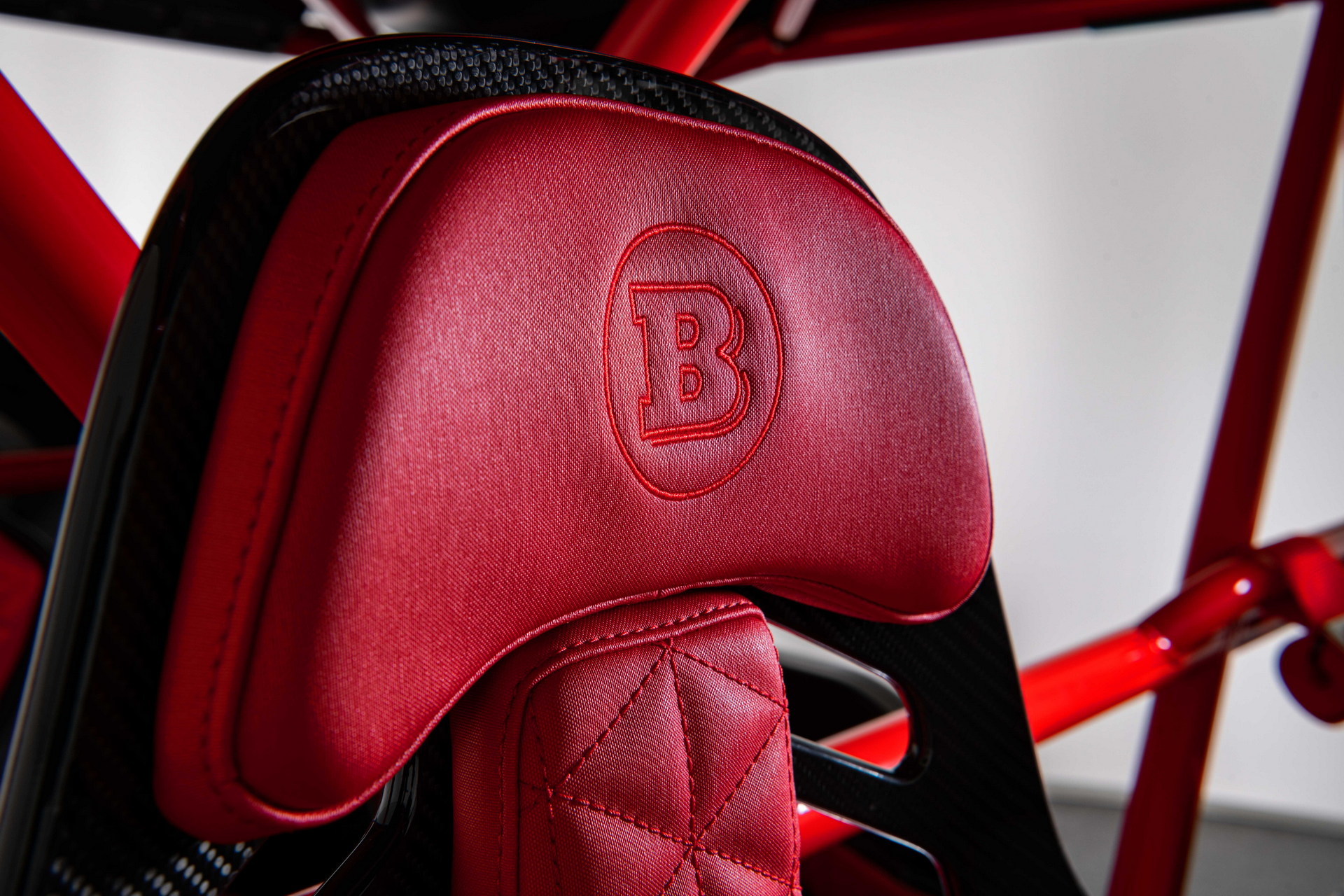 Brabus 900 Crawler Is A $1M Dune-Bashing Buggy That Looks Like An AMG G63 But Isn’t