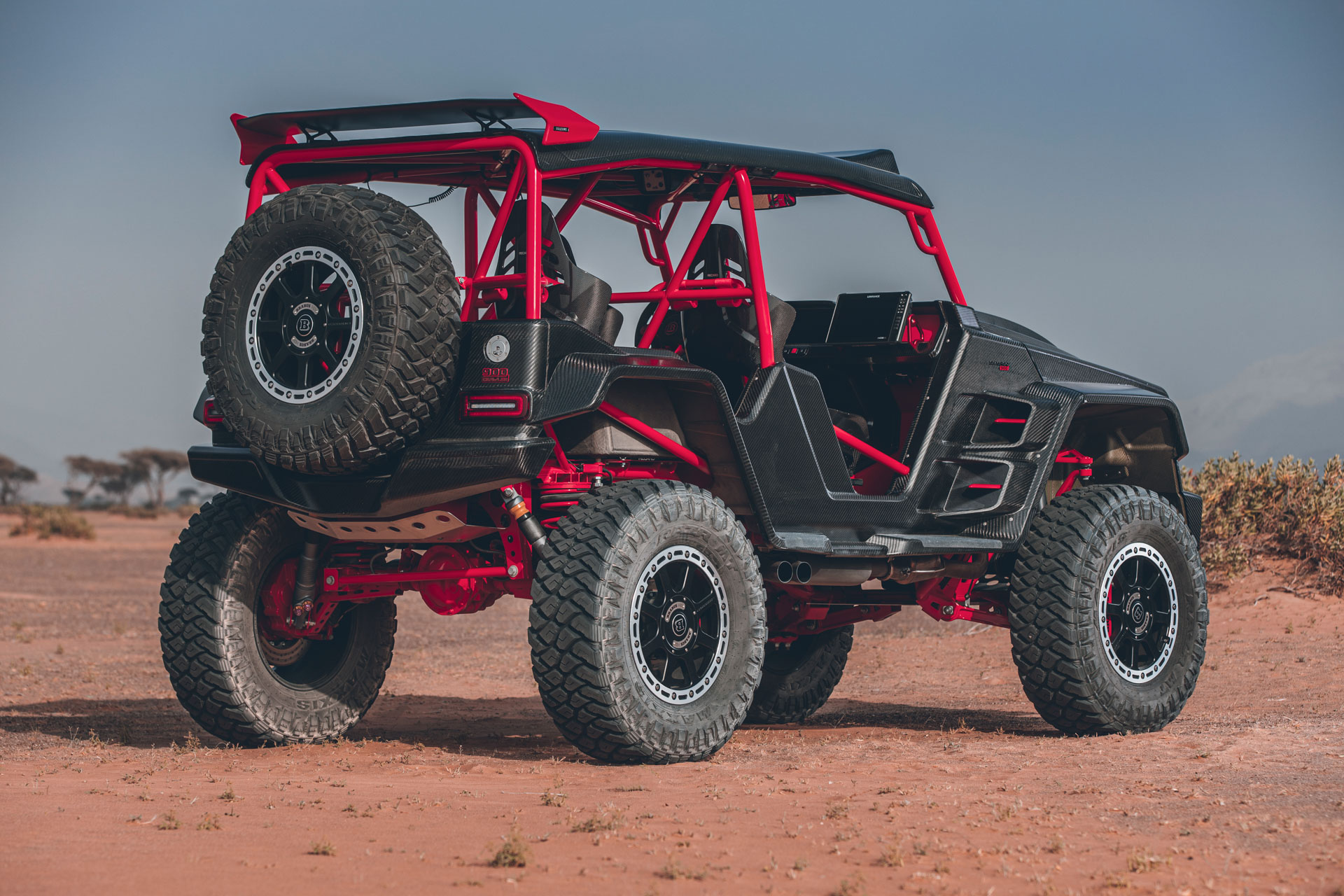 Brabus 900 Crawler Is A $1M Dune-Bashing Buggy That Looks Like An AMG G63 But Isn’t