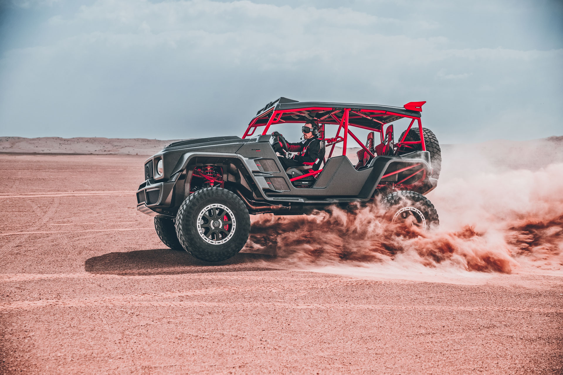 Brabus 900 Crawler Is A $1M Dune-Bashing Buggy That Looks Like An AMG G63 But Isn’t