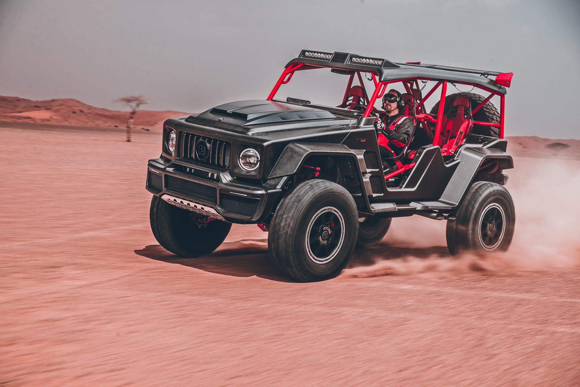 Brabus 900 Crawler Is A $1M Dune-Bashing Buggy That Looks Like An AMG G63 But Isn’t