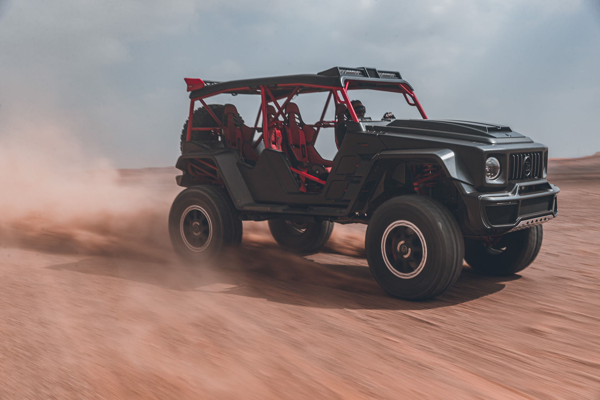 Brabus 900 Crawler Is A $1M Dune-Bashing Buggy That Looks Like An AMG G63 But Isn’t