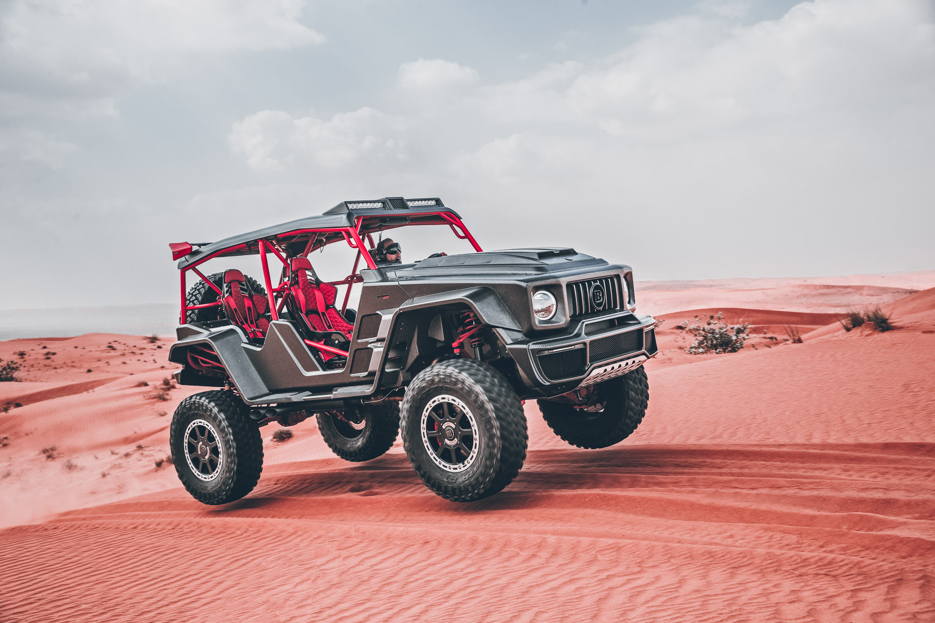 Brabus 900 Crawler Is A $1M Dune-Bashing Buggy That Looks Like An AMG G63 But Isn’t