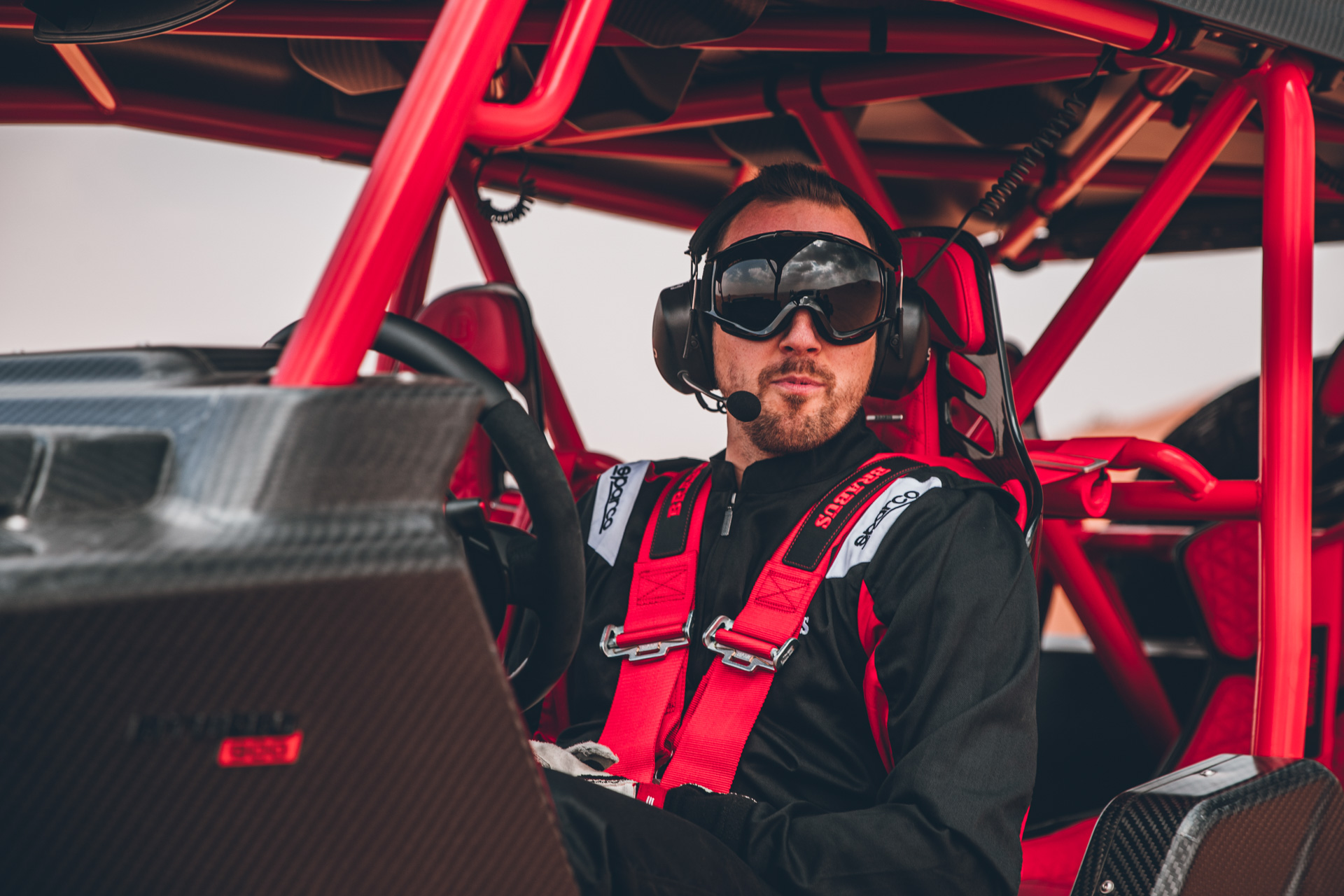 Brabus 900 Crawler Is A $1M Dune-Bashing Buggy That Looks Like An AMG G63 But Isn’t